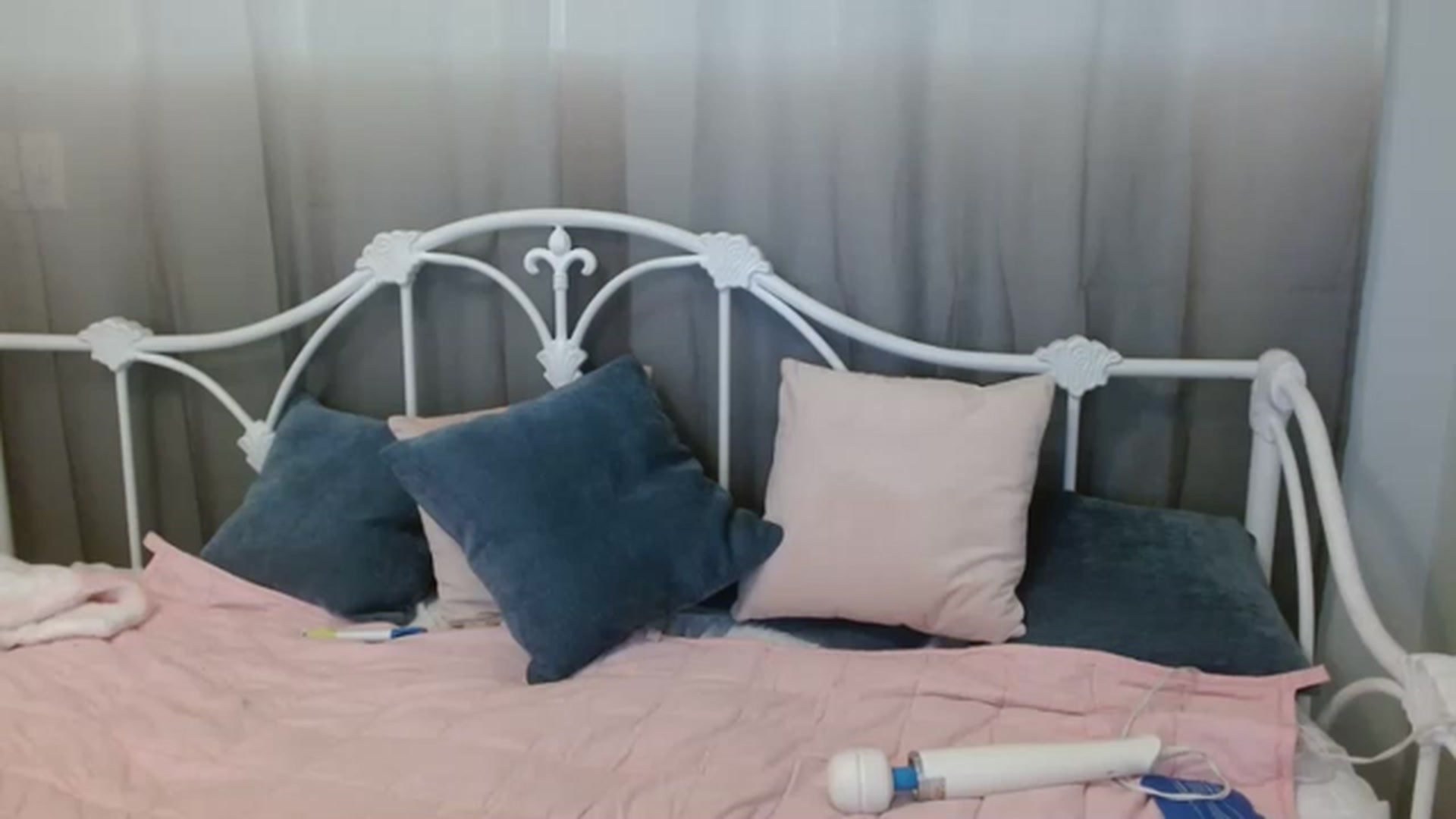 Gallery image thumbnail from DallasOhMy's myfreecams stream on, 02/20/2023, 21:52 image 20 of 20