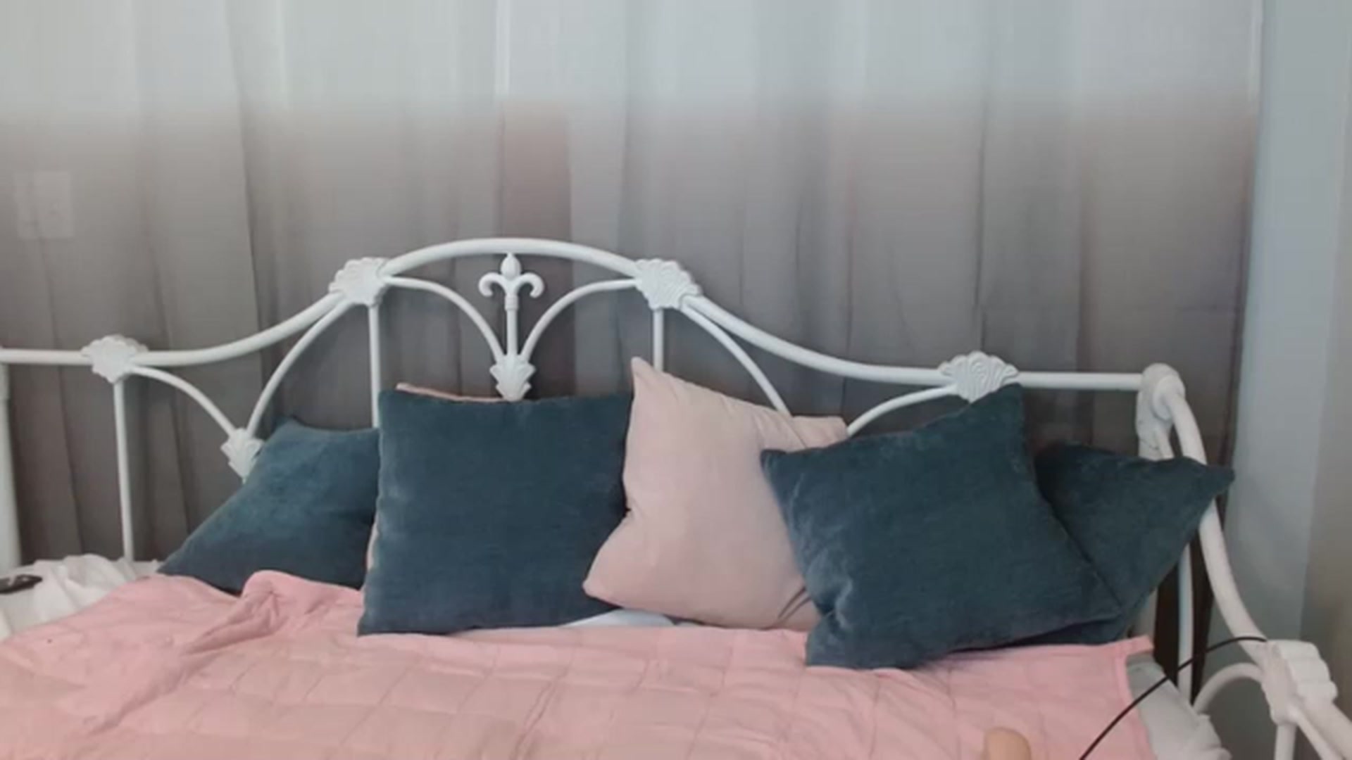 Gallery image thumbnail from DallasOhMy's myfreecams stream on, 02/23/2023, 20:07 image 2 of 20