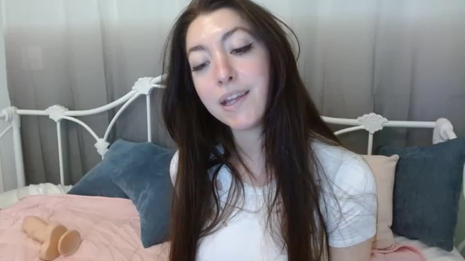 Gallery image thumbnail from DallasOhMy's myfreecams stream on, 02/26/2023, 23:54 image 5 of 20