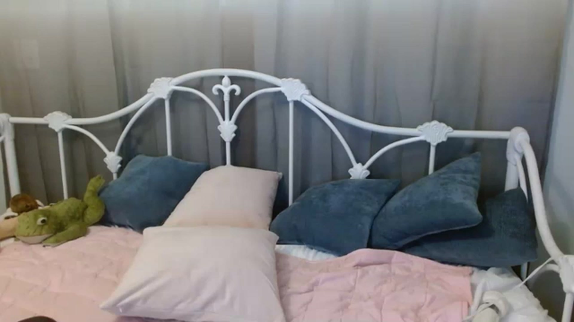 Gallery image thumbnail from DallasOhMy's myfreecams stream on, 03/03/2023, 20:18 image 2 of 20