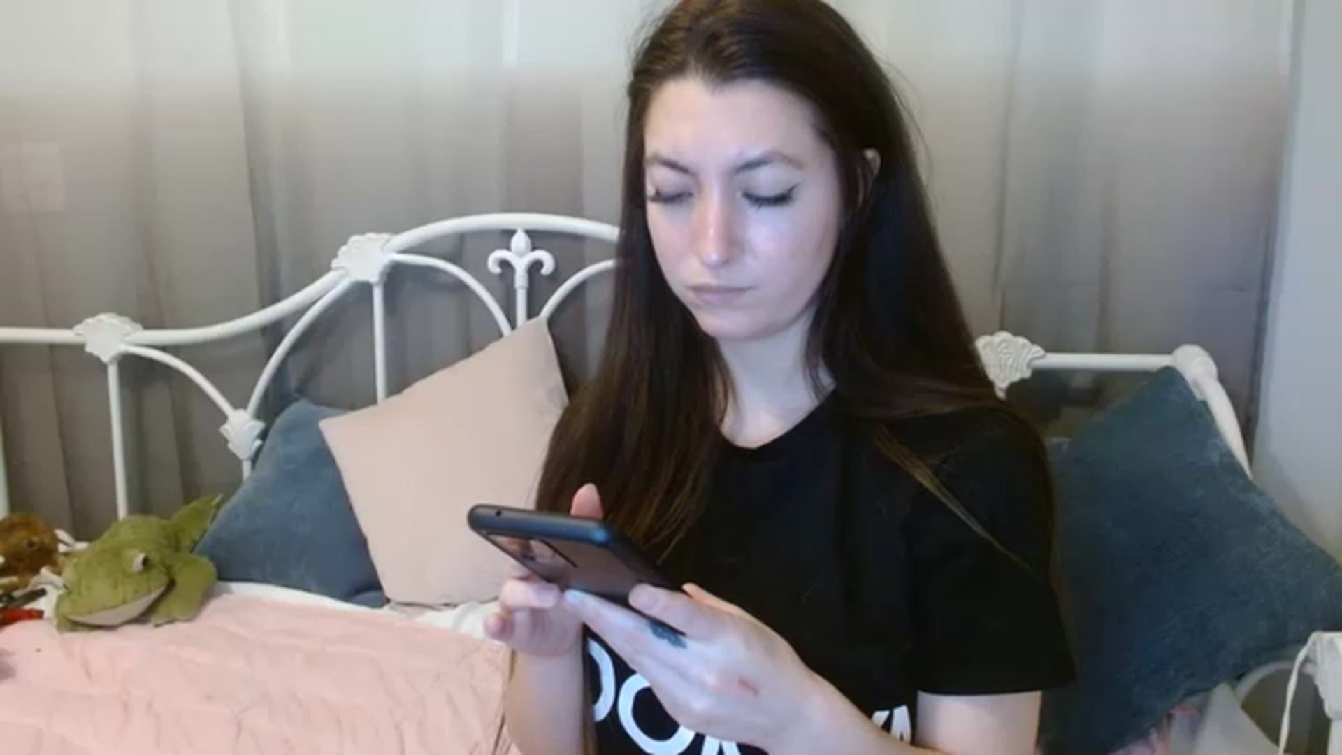 Gallery image thumbnail from DallasOhMy's myfreecams stream on, 03/06/2023, 01:14 image 16 of 20