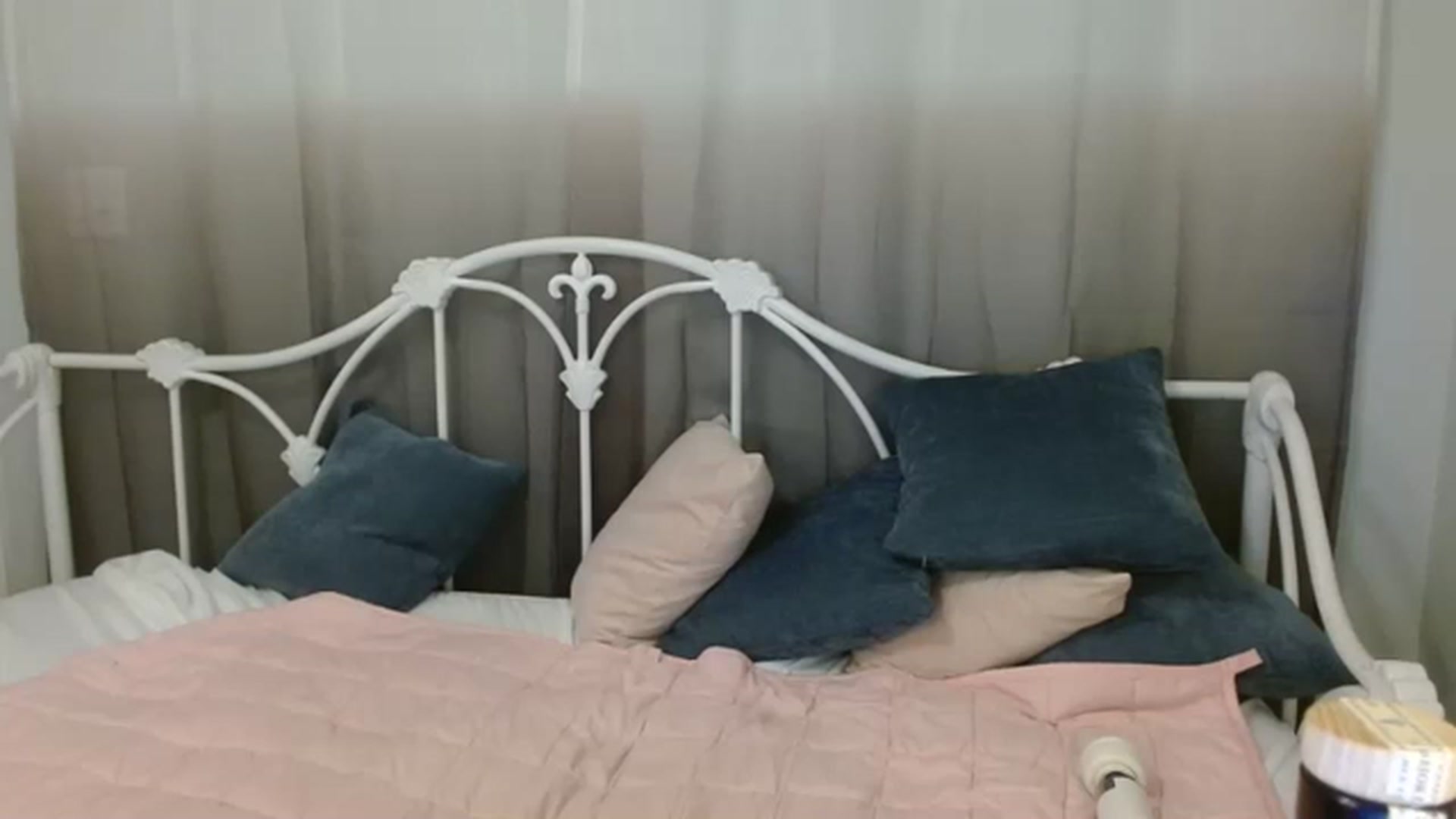Gallery image thumbnail from DallasOhMy's myfreecams stream on, 03/10/2023, 05:05 image 9 of 20