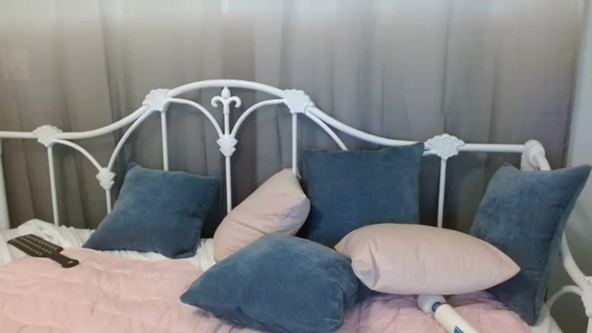 Gallery image thumbnail from DallasOhMy's myfreecams stream on, 03/17/2023, 24:00 image 19 of 20
