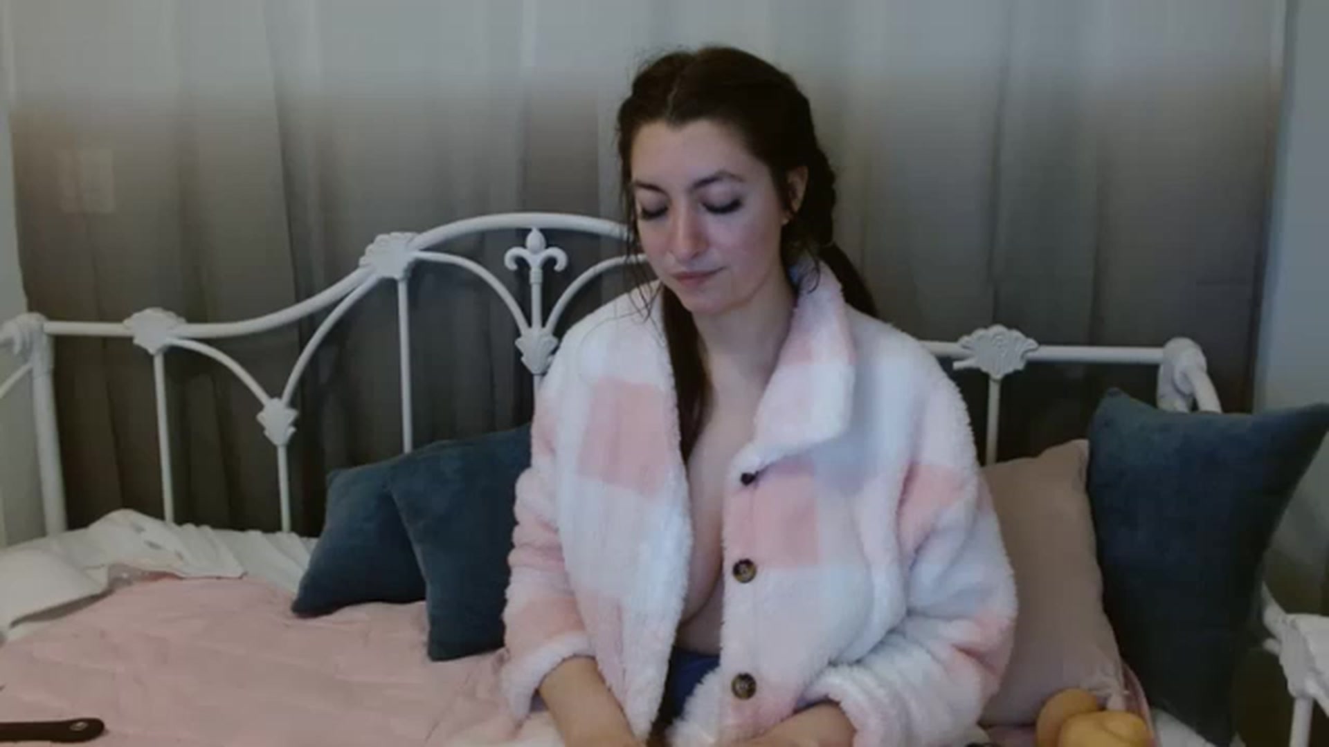Gallery image thumbnail from DallasOhMy's myfreecams stream on, 03/18/2023, 03:01 image 19 of 20