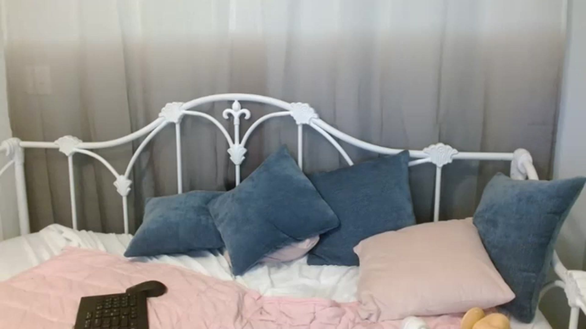 Gallery image thumbnail from DallasOhMy's myfreecams stream on, 03/18/2023, 03:14 image 13 of 20