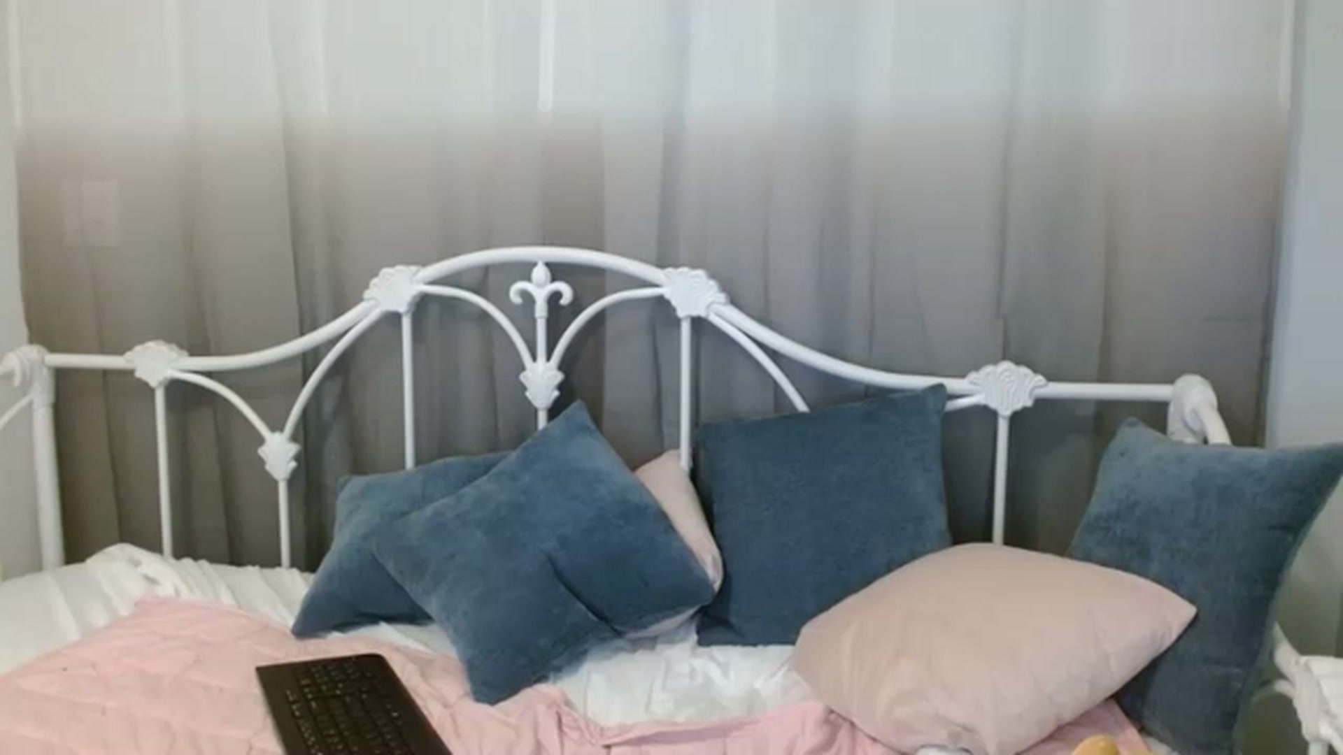 Gallery image thumbnail from DallasOhMy's myfreecams stream on, 03/18/2023, 03:14 image 5 of 20