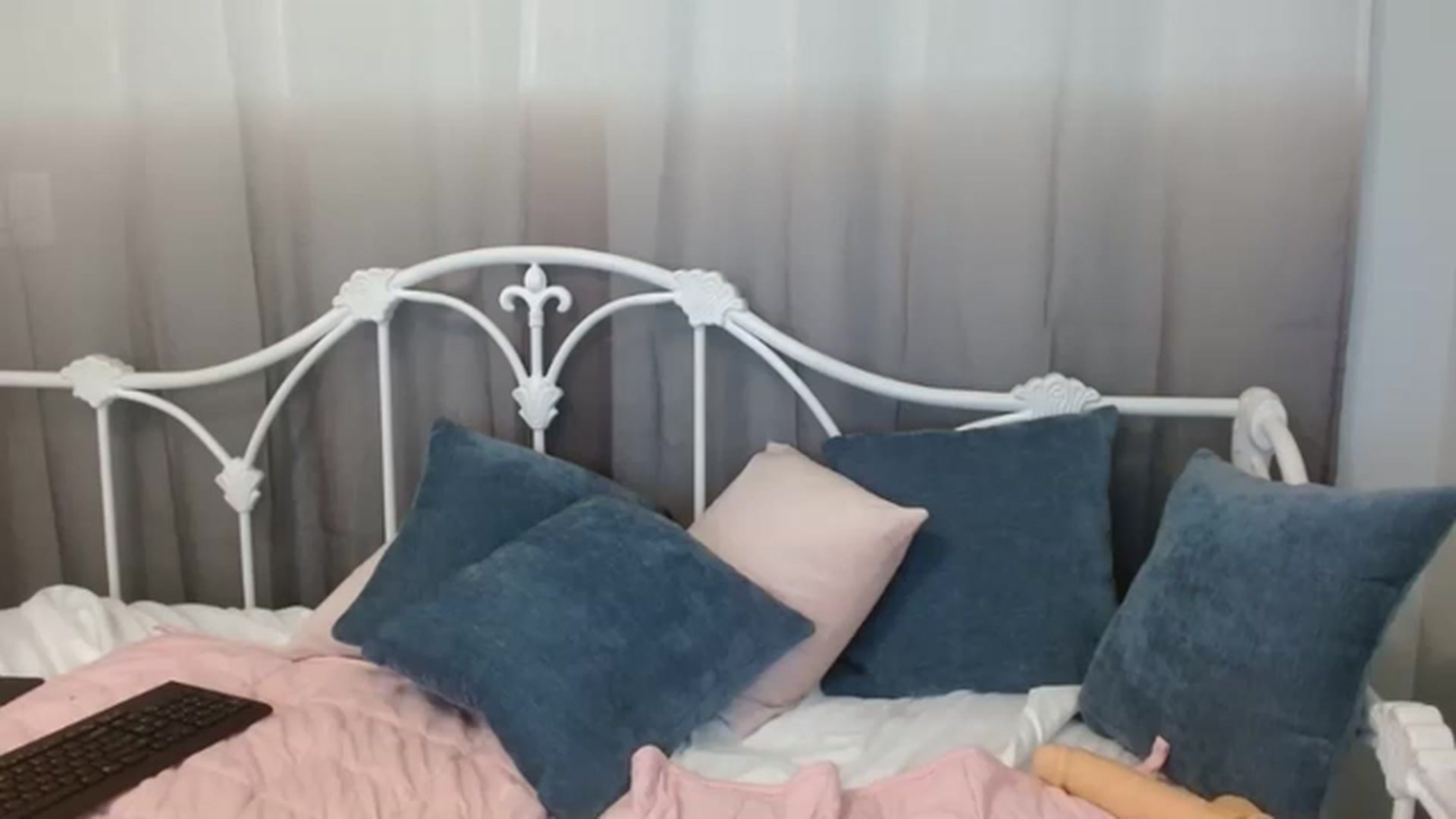 Gallery image thumbnail from DallasOhMy's myfreecams stream on, 03/21/2023, 18:33 image 4 of 20