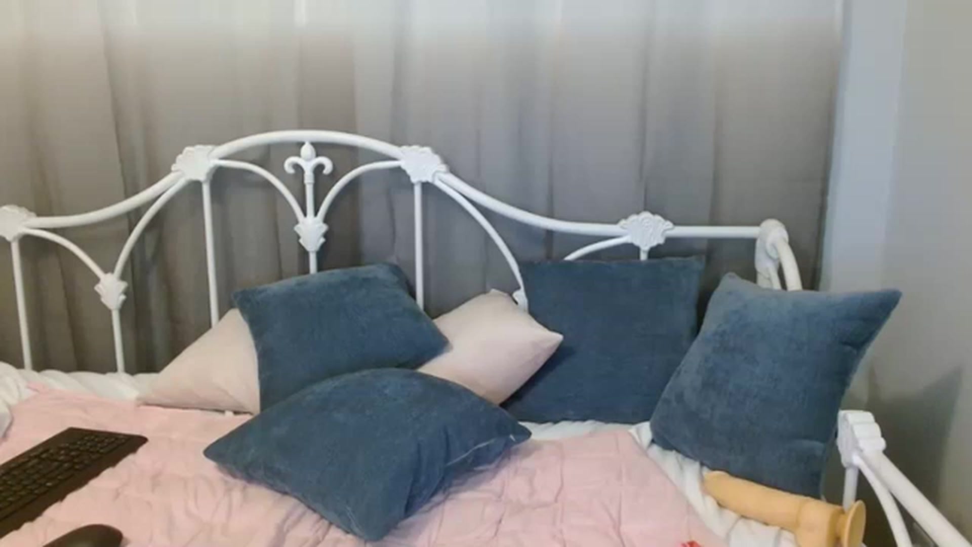 Gallery image thumbnail from DallasOhMy's myfreecams stream on, 03/23/2023, 03:04 image 2 of 20