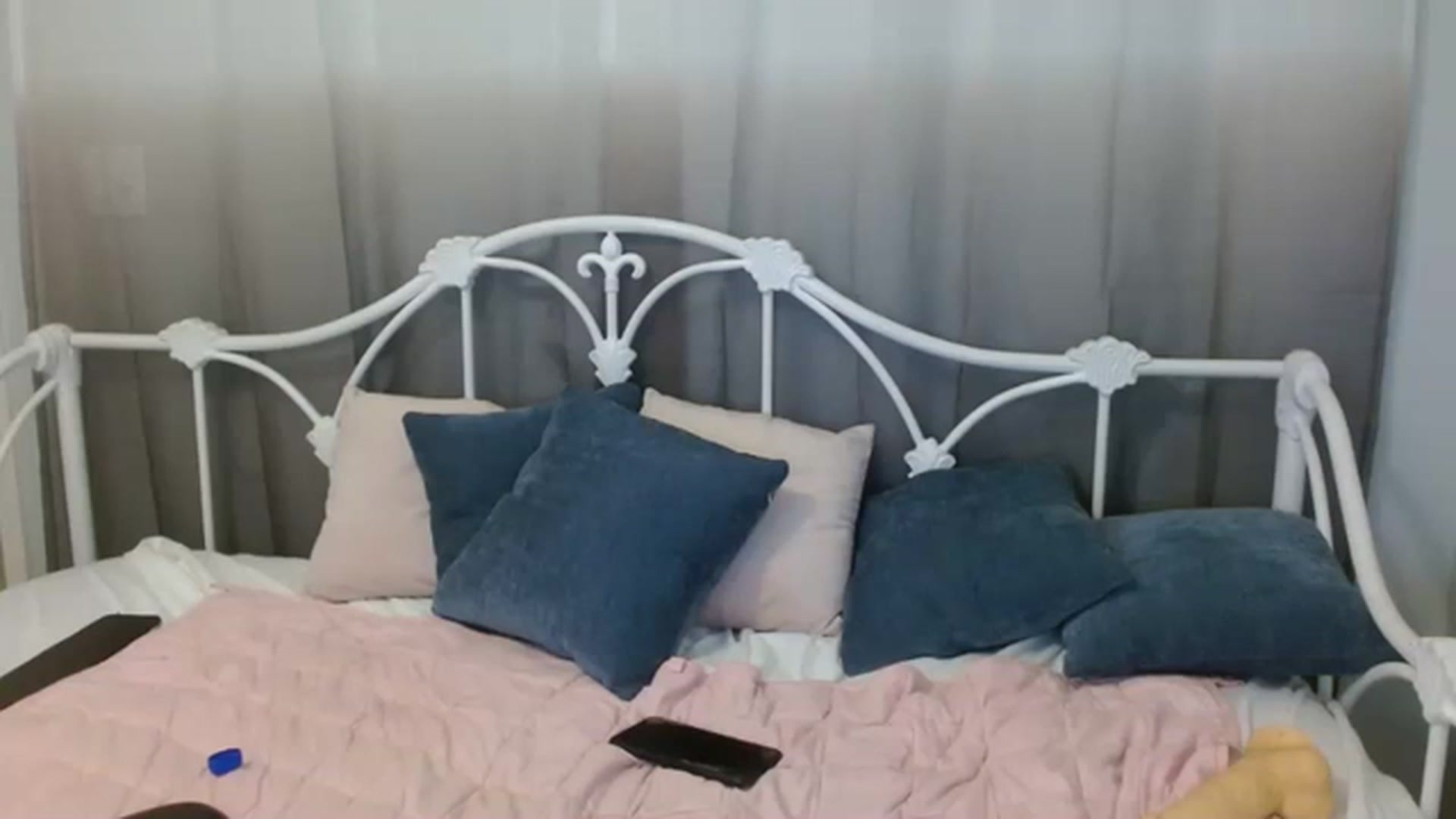 Gallery image thumbnail from DallasOhMy's myfreecams stream on, 03/24/2023, 22:24 image 6 of 20