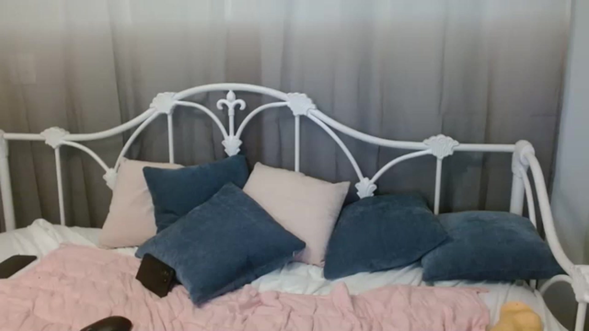 Gallery image thumbnail from DallasOhMy's myfreecams stream on, 03/24/2023, 22:24 image 14 of 20