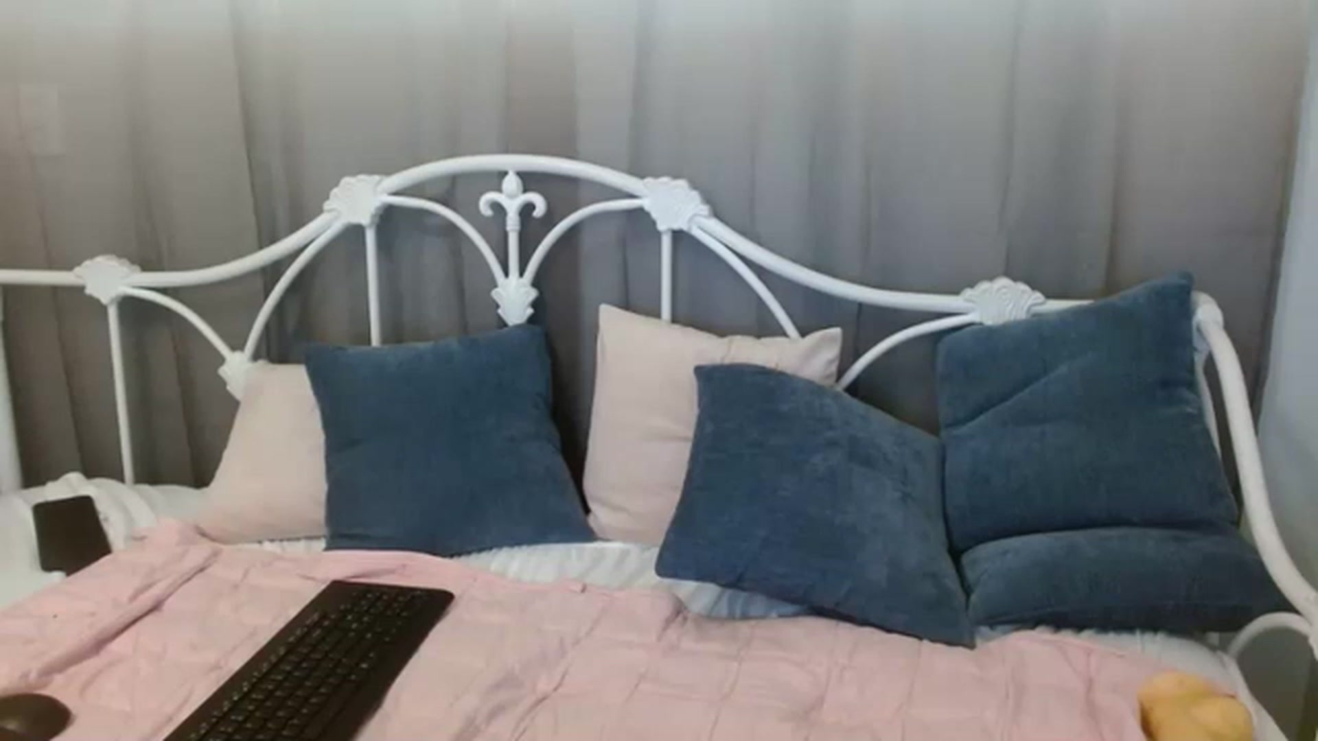 Gallery image thumbnail from DallasOhMy's myfreecams stream on, 03/26/2023, 23:01 image 20 of 20