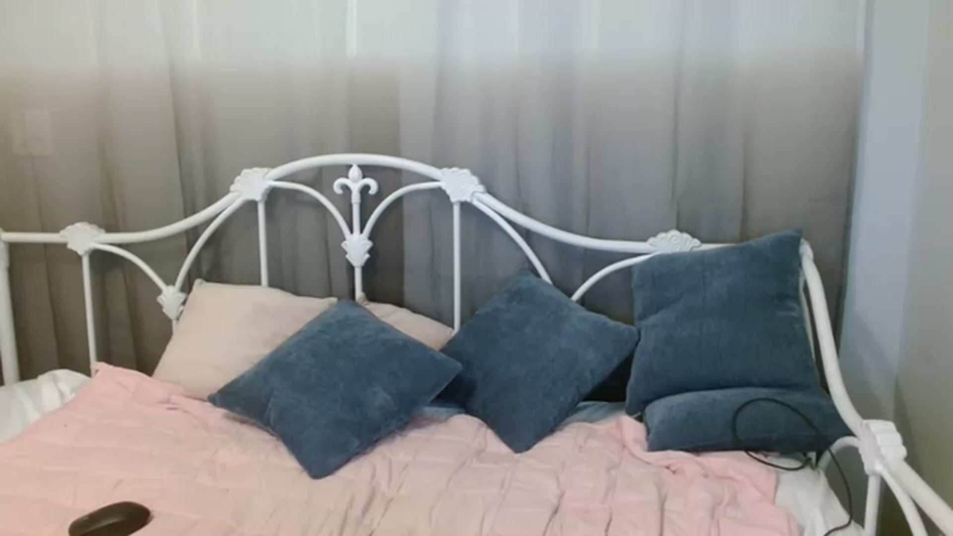 Gallery image thumbnail from DallasOhMy's myfreecams stream on, 03/31/2023, 02:46 image 1 of 20