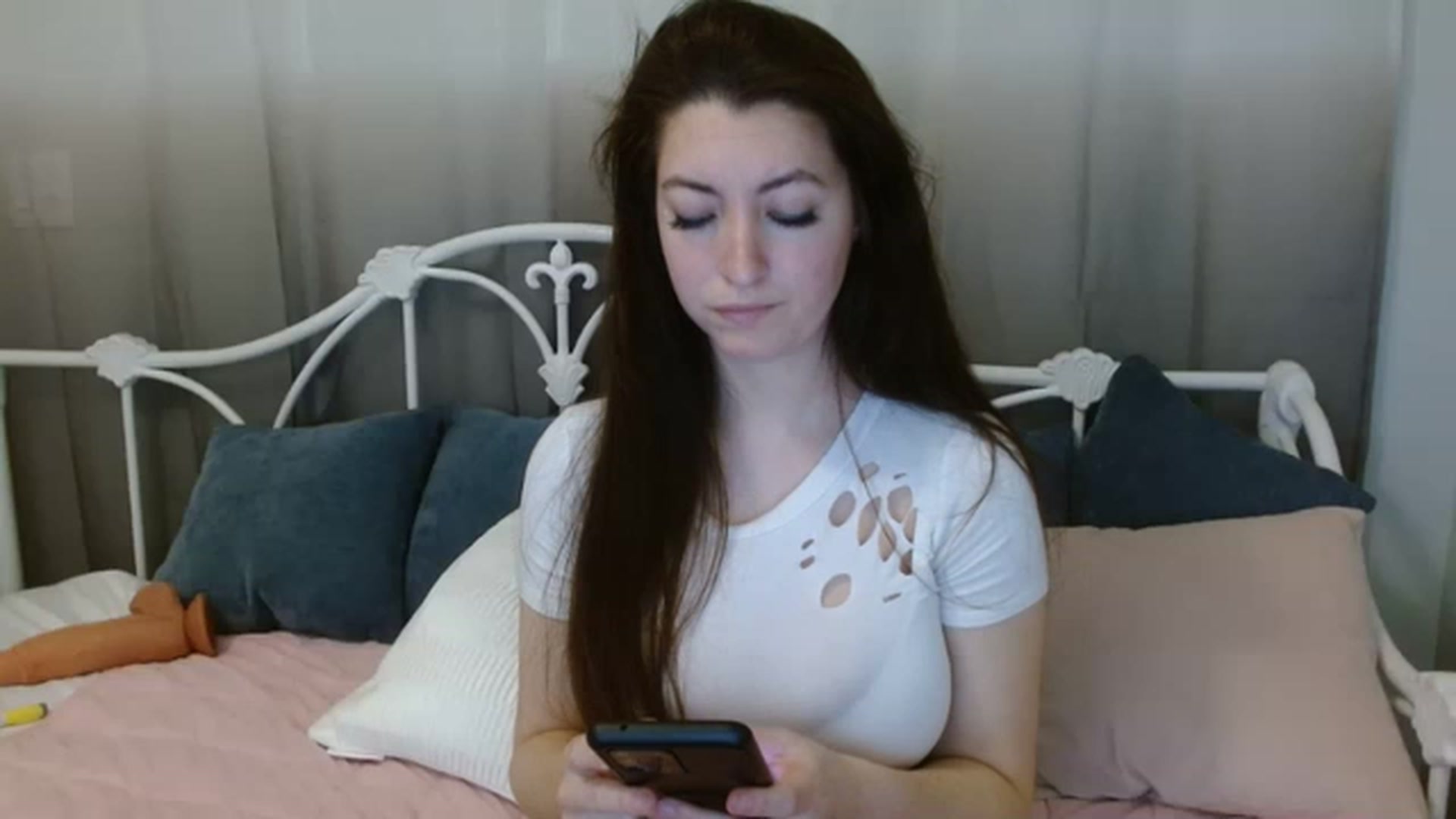 Gallery image thumbnail from DallasOhMy's myfreecams stream on, 04/02/2023, 23:58 image 16 of 20