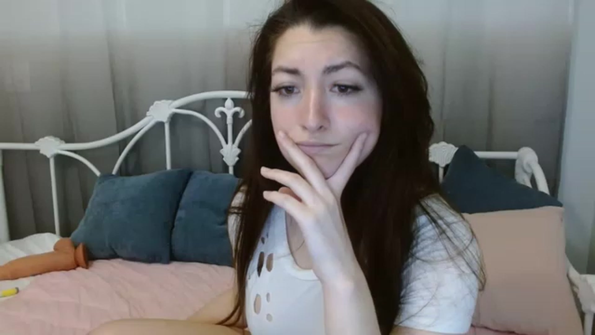 Gallery image thumbnail from DallasOhMy's myfreecams stream on, 04/02/2023, 23:58 image 8 of 20
