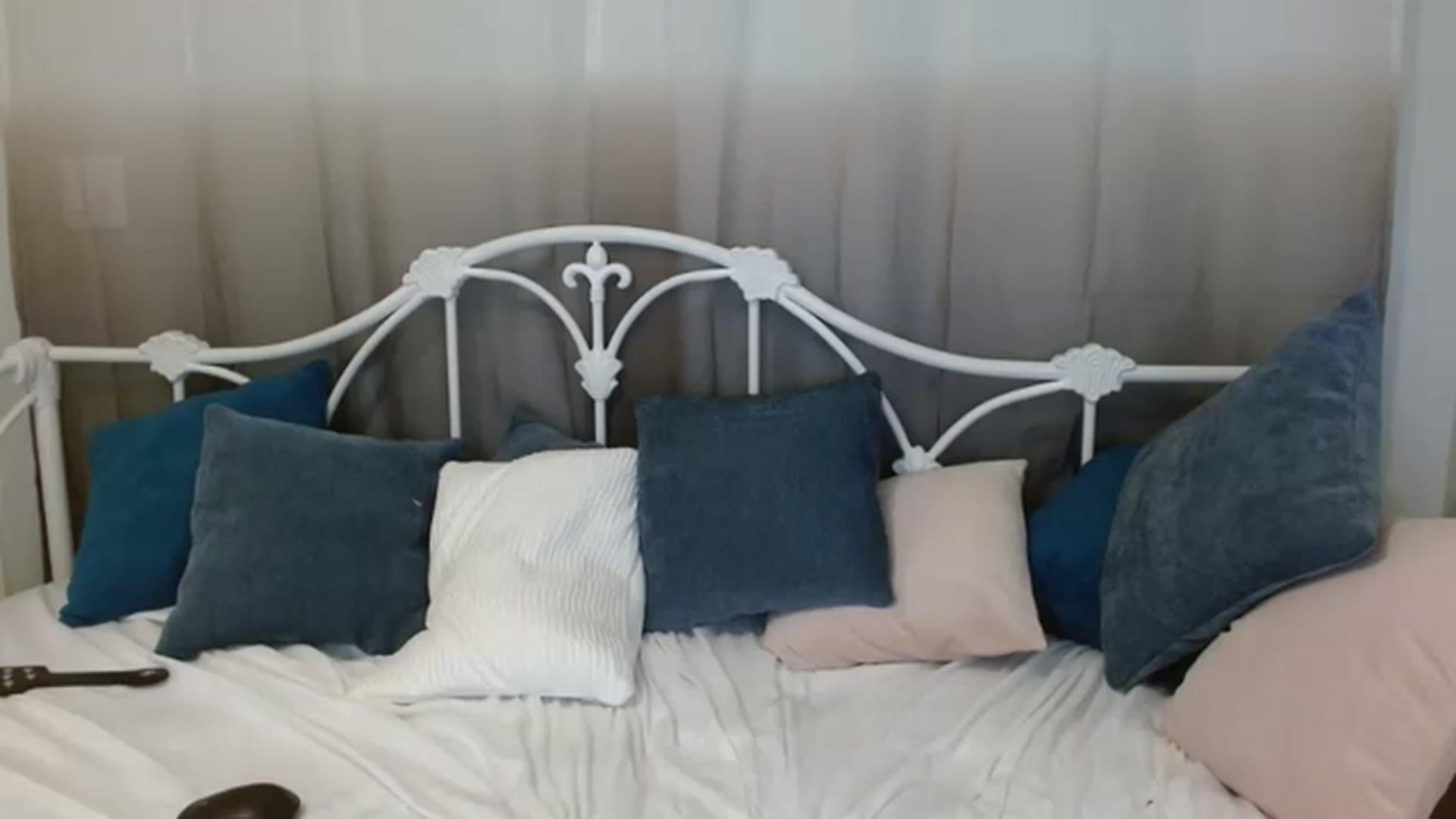Gallery image thumbnail from DallasOhMy's myfreecams stream on, 04/08/2023, 03:51 image 17 of 20