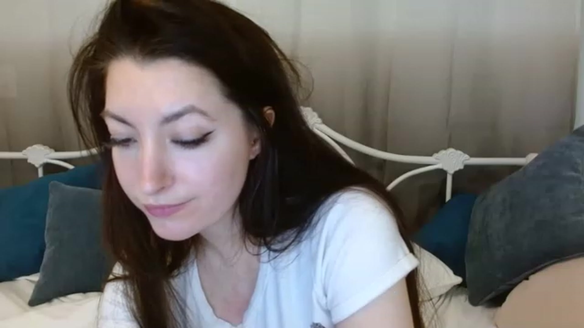 Gallery image thumbnail from DallasOhMy's myfreecams stream on, 04/10/2023, 16:37 image 15 of 20