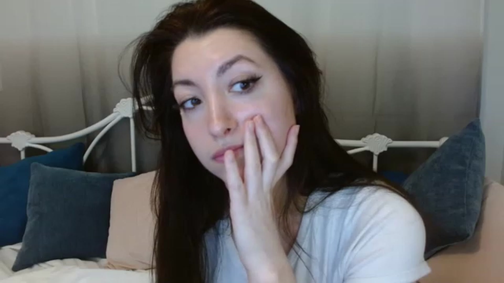 Gallery image thumbnail from DallasOhMy's myfreecams stream on, 04/10/2023, 16:37 image 20 of 20