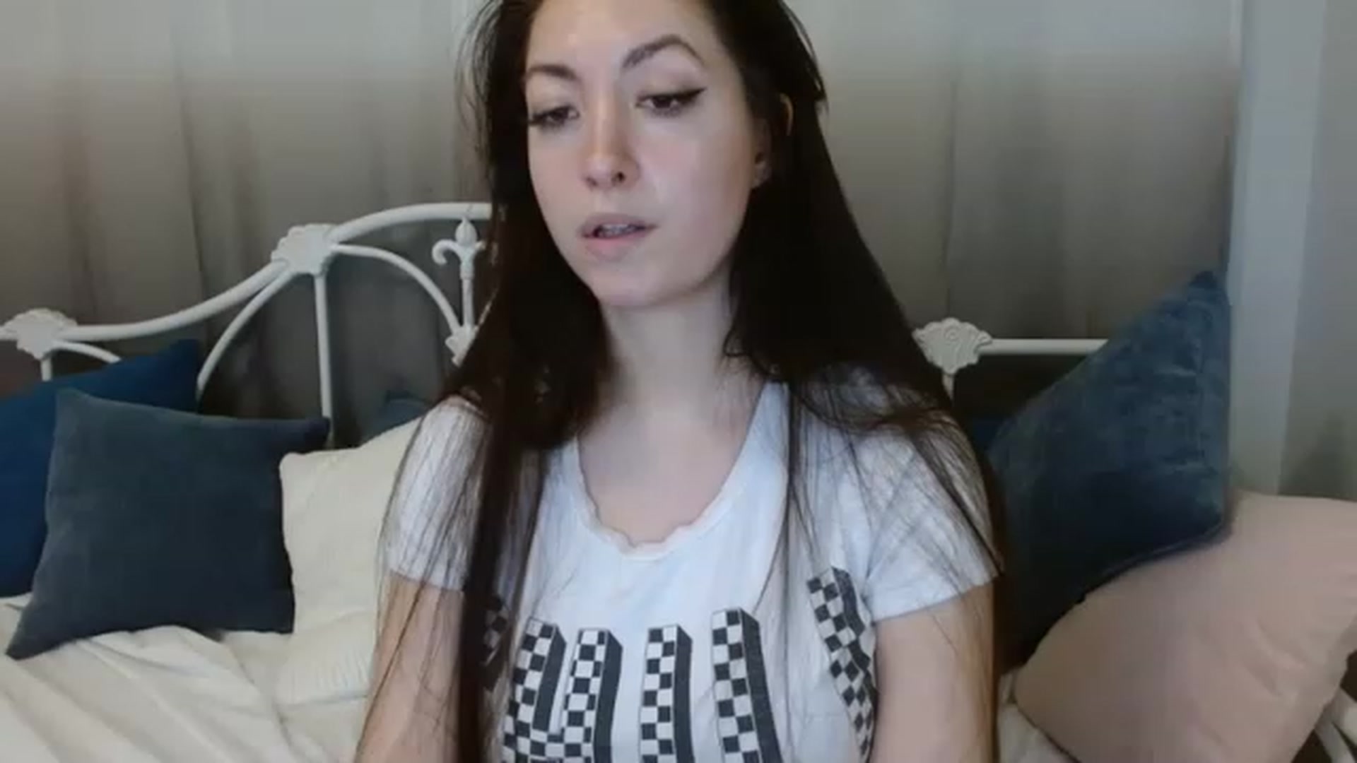 Gallery image thumbnail from DallasOhMy's myfreecams stream on, 04/10/2023, 16:37 image 7 of 20