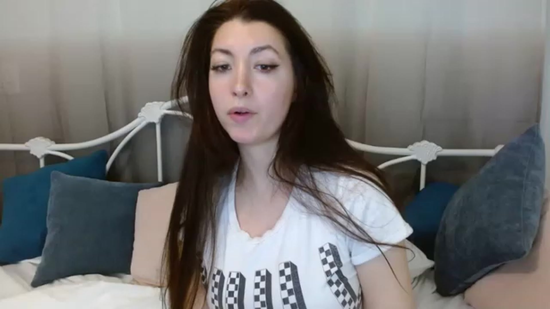 Gallery image thumbnail from DallasOhMy's myfreecams stream on, 04/10/2023, 16:37 image 18 of 20