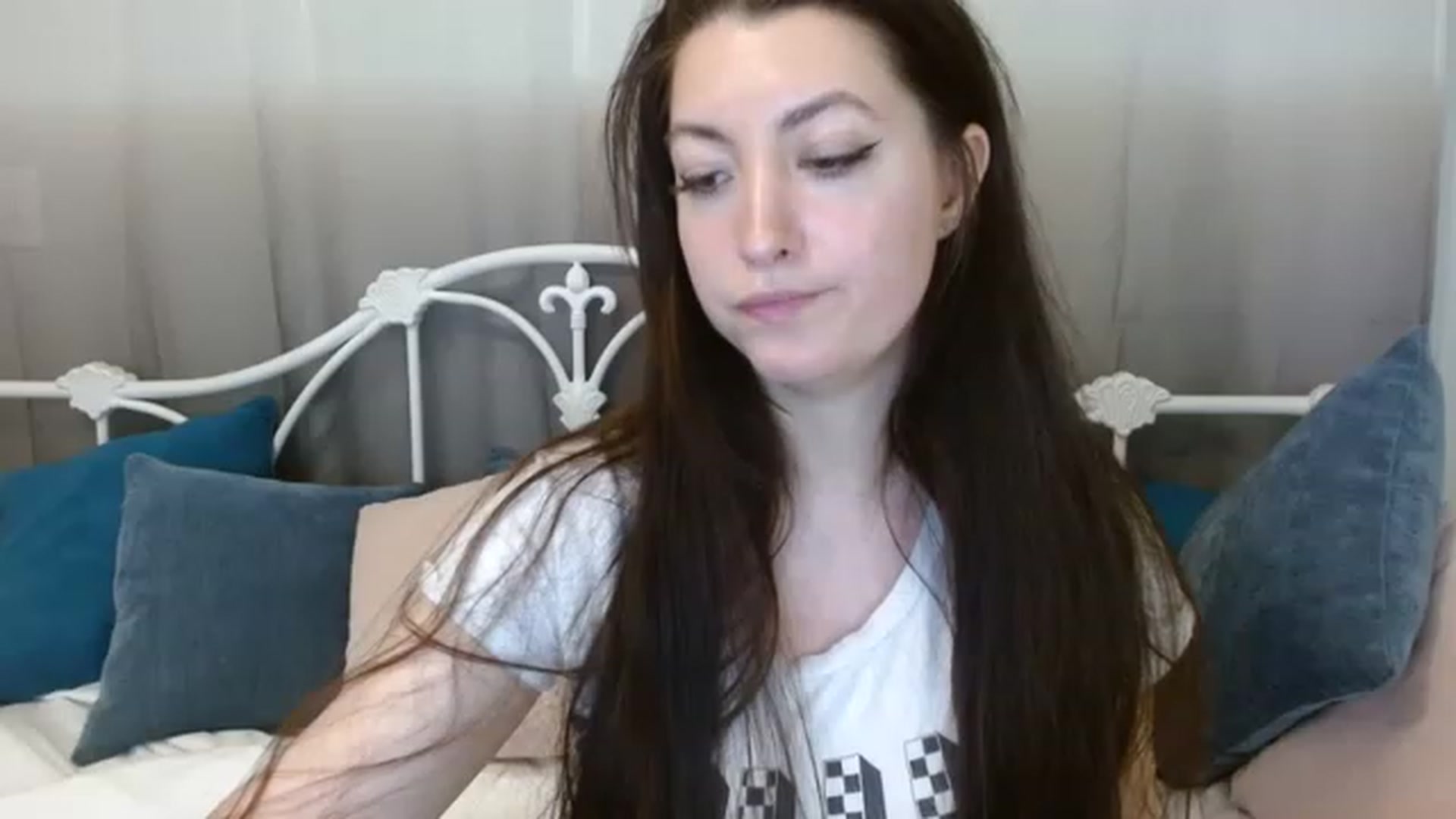 Gallery image thumbnail from DallasOhMy's myfreecams stream on, 04/10/2023, 16:37 image 17 of 20
