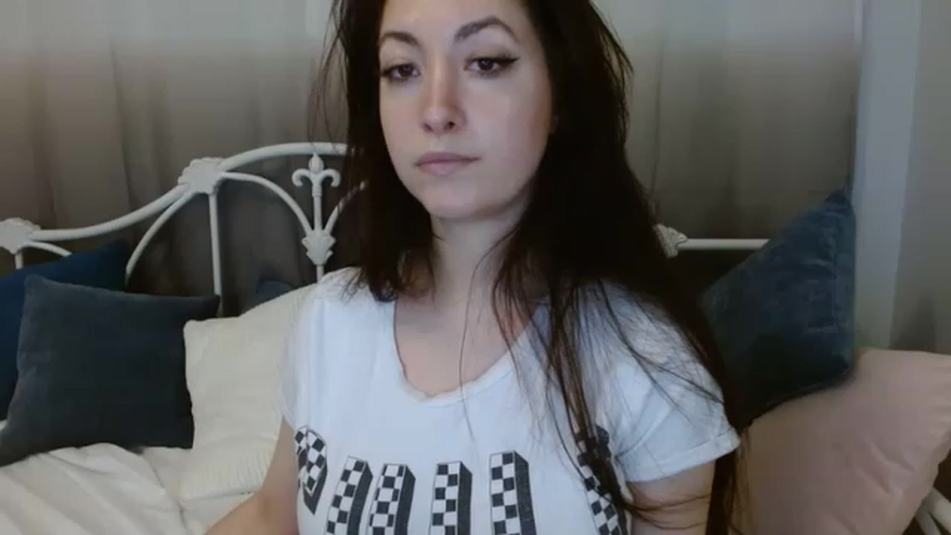 Gallery image thumbnail from DallasOhMy's myfreecams stream on, 04/10/2023, 16:37 image 5 of 20