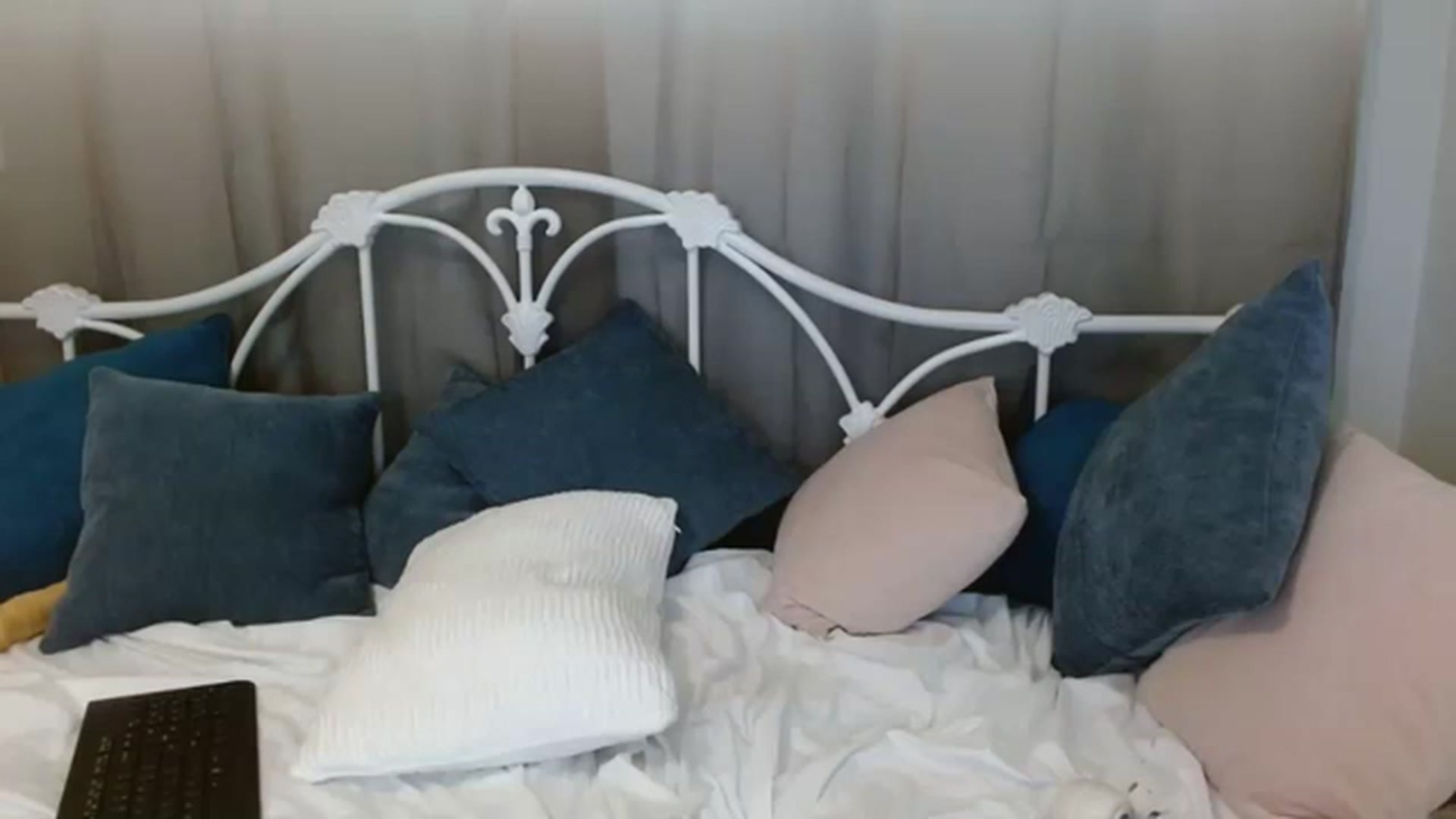 Gallery image thumbnail from DallasOhMy's myfreecams stream on, 04/11/2023, 05:27 image 12 of 20