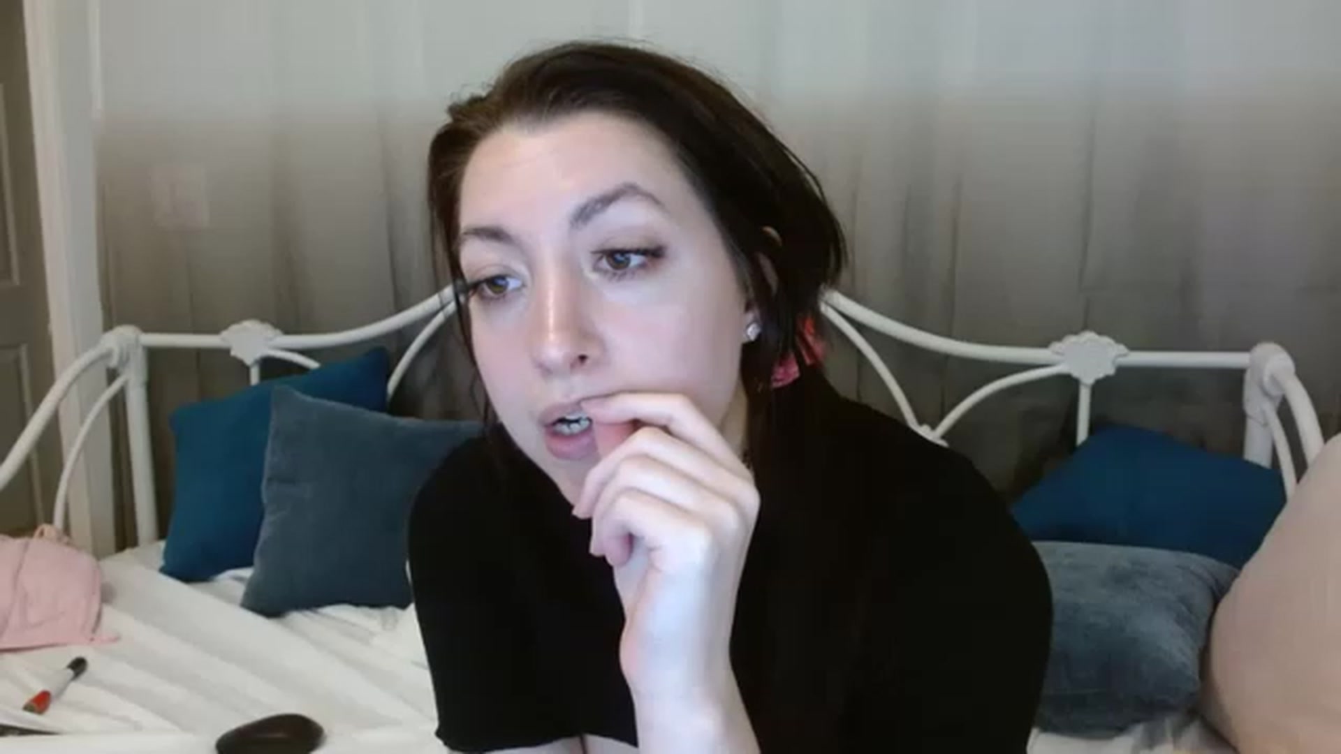 Gallery image thumbnail from DallasOhMy's myfreecams stream on, 04/13/2023, 02:11 image 7 of 20