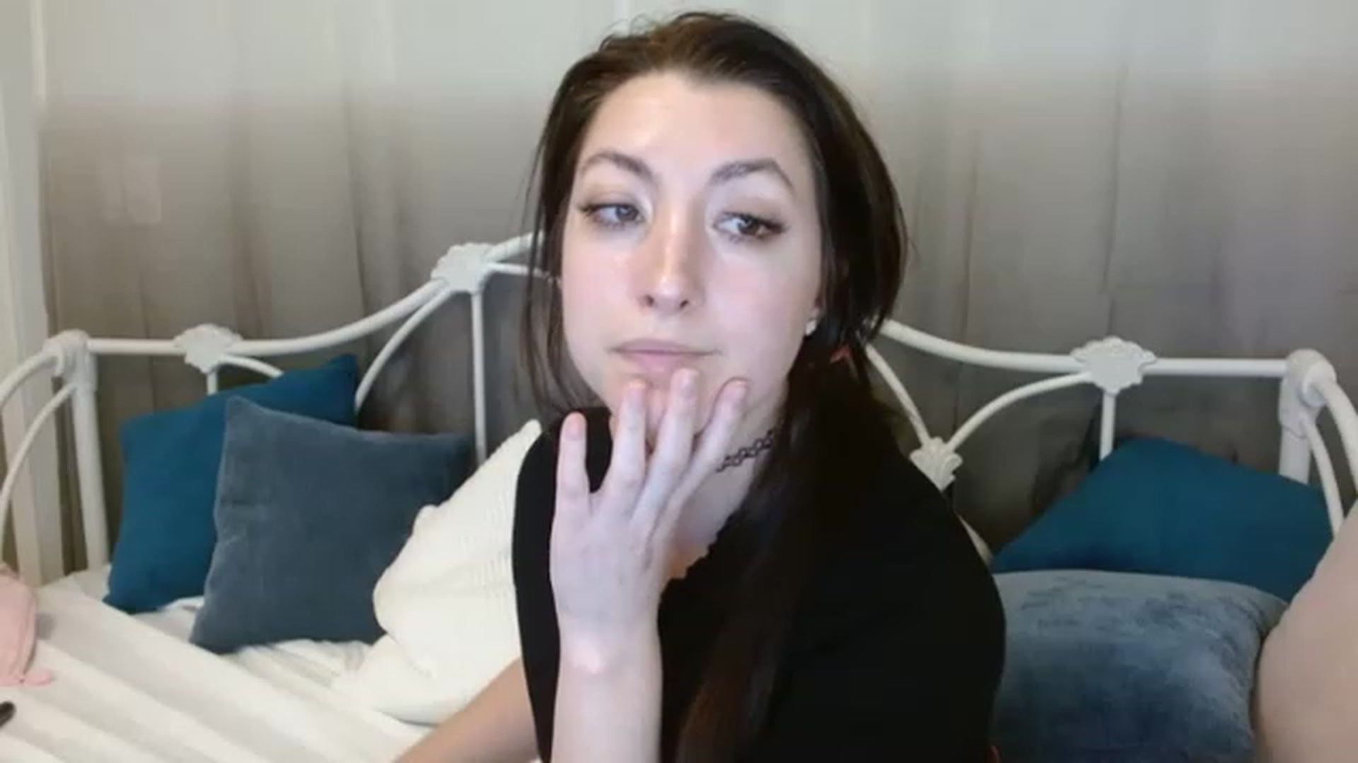 Gallery image thumbnail from DallasOhMy's myfreecams stream on, 04/13/2023, 02:11 image 15 of 20