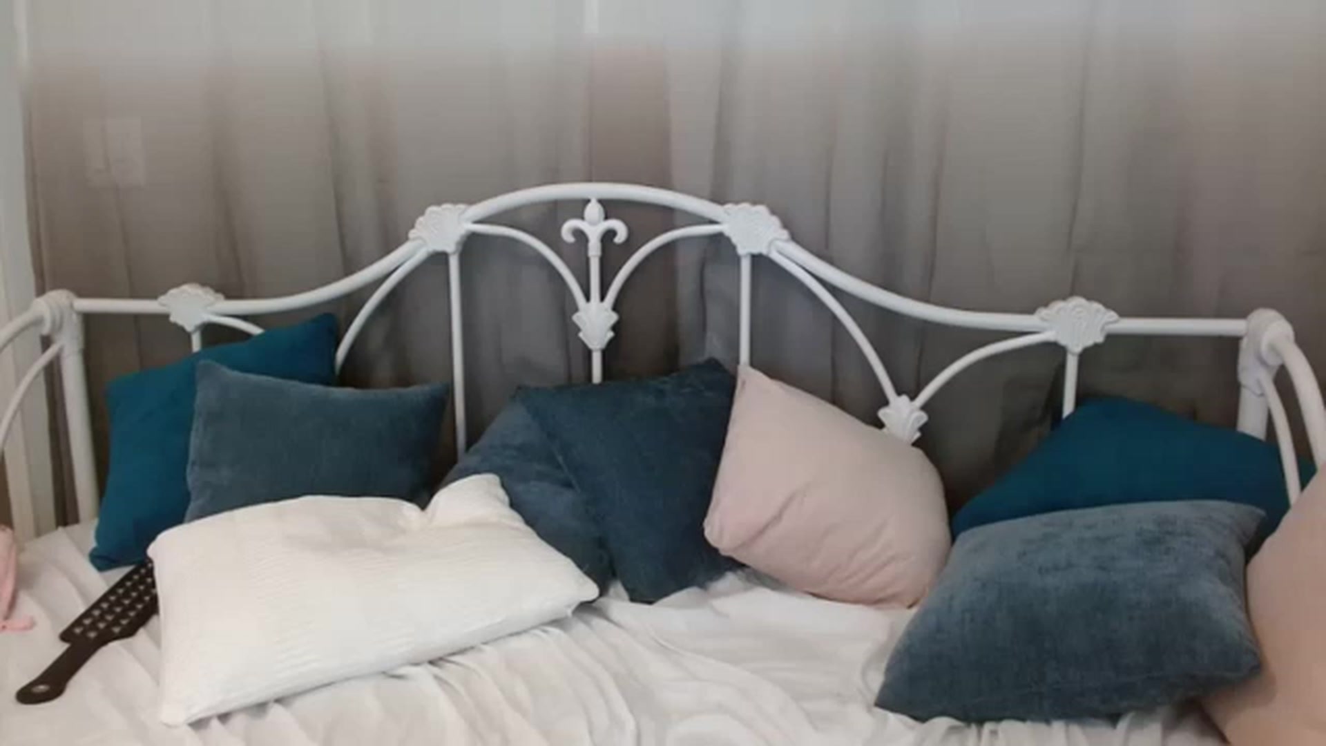 Gallery image thumbnail from DallasOhMy's myfreecams stream on, 04/13/2023, 20:51 image 10 of 20
