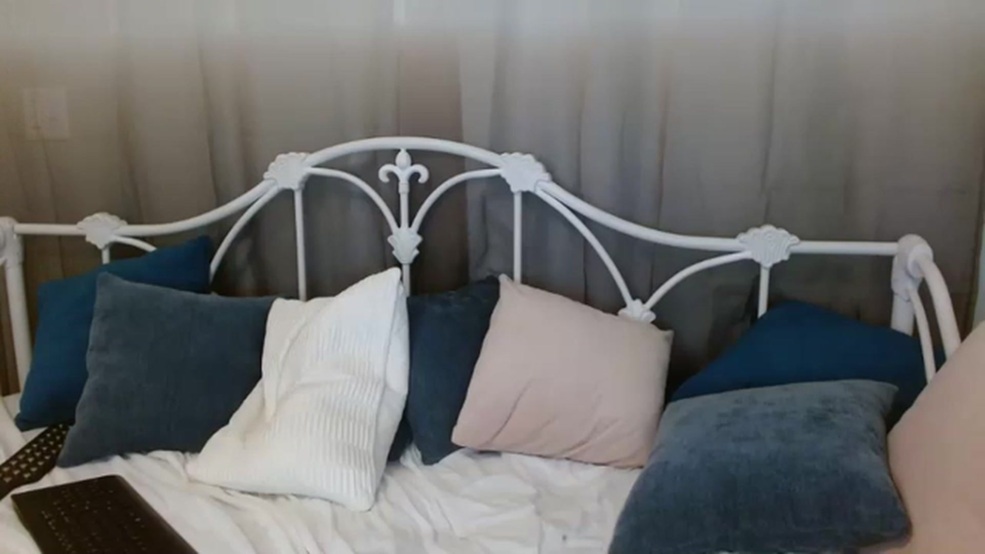 Gallery image thumbnail from DallasOhMy's myfreecams stream on, 04/14/2023, 24:25 image 13 of 20