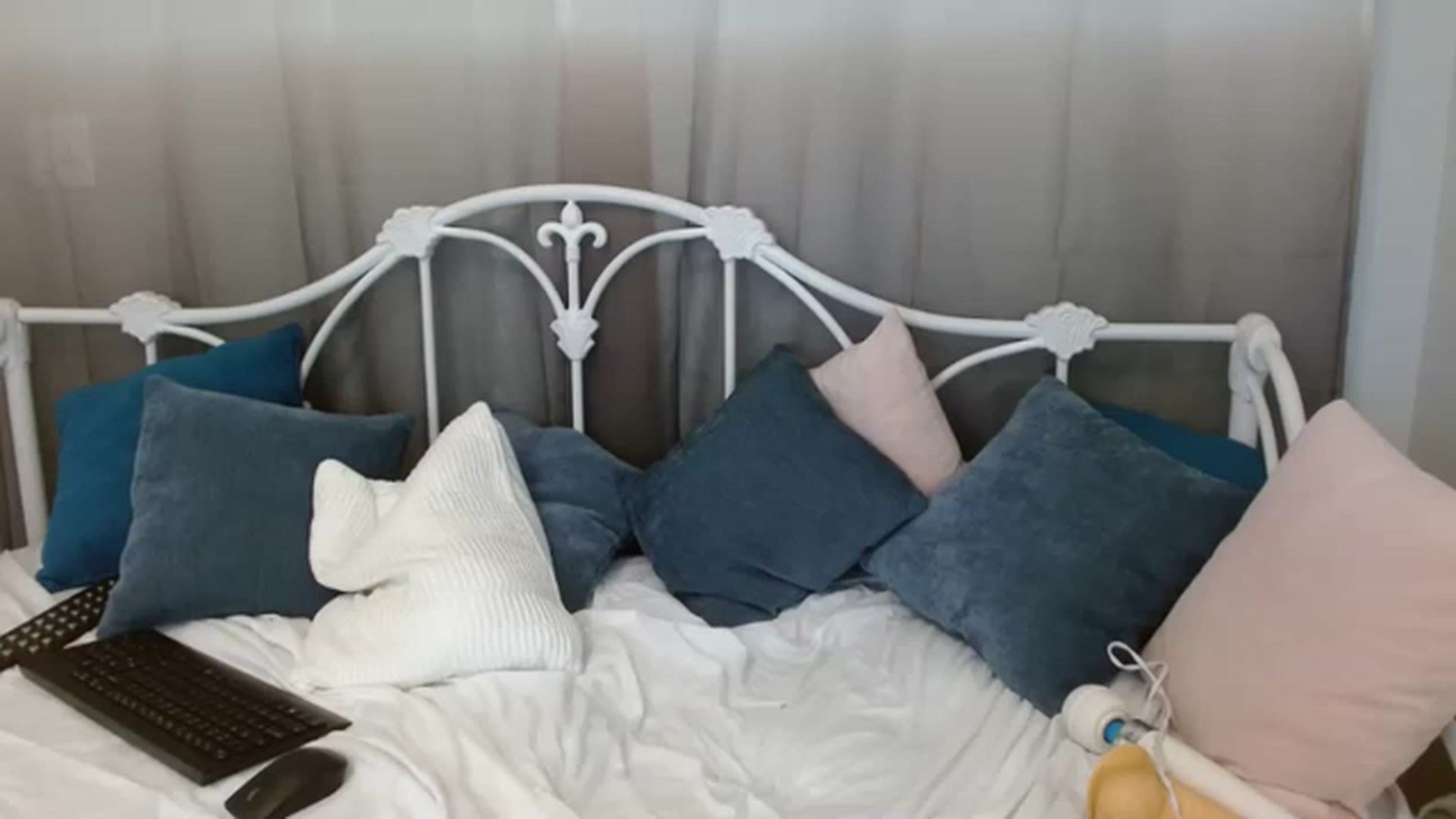 Gallery image thumbnail from DallasOhMy's myfreecams stream on, 04/14/2023, 21:13 image 6 of 20