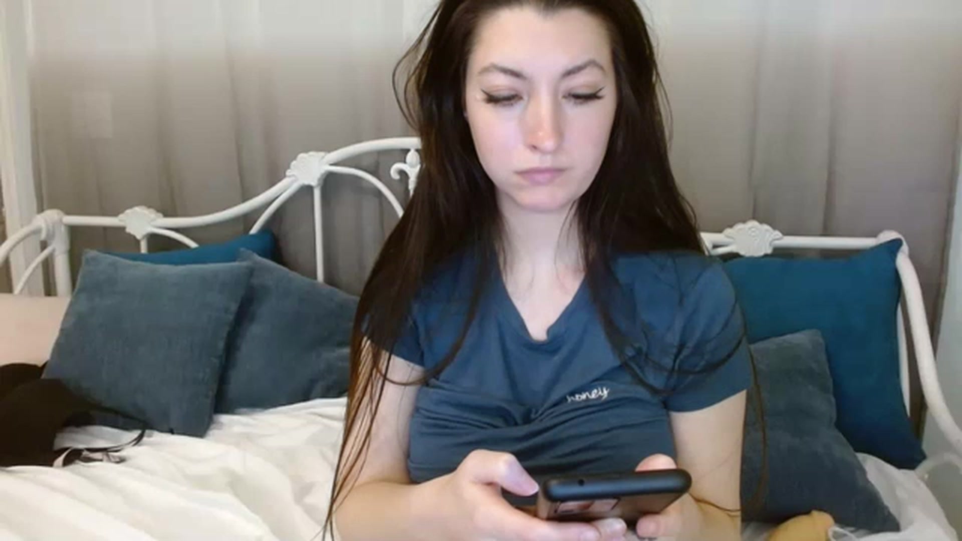 Gallery image thumbnail from DallasOhMy's myfreecams stream on, 04/19/2023, 24:00 image 9 of 20