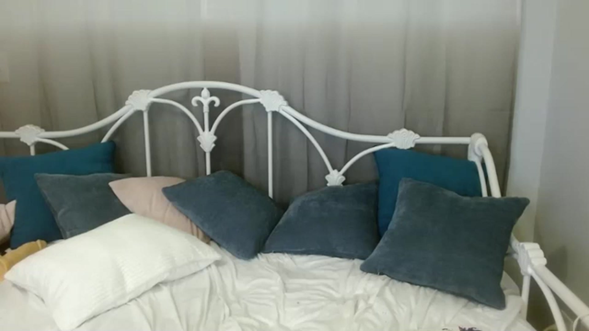Gallery image thumbnail from DallasOhMy's myfreecams stream on, 04/25/2023, 04:28 image 11 of 20