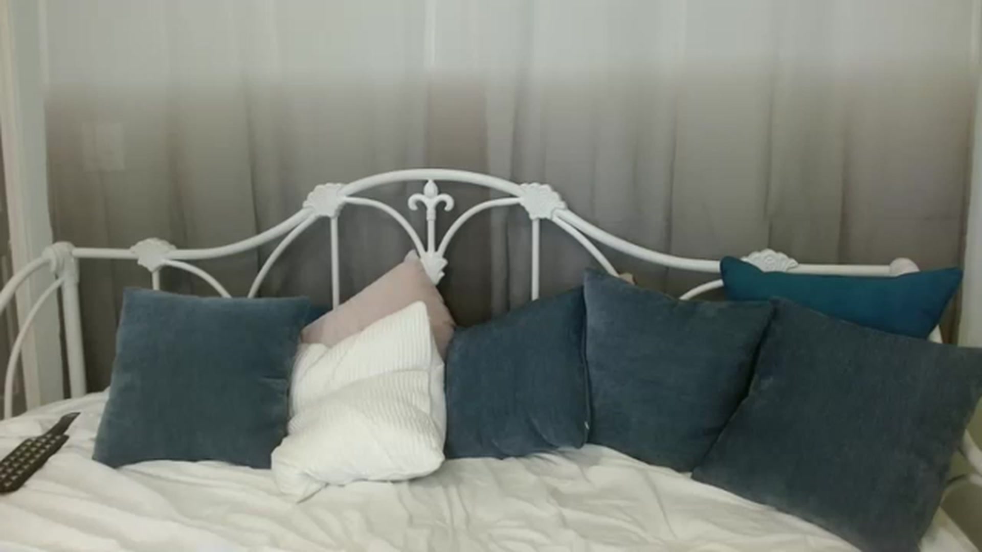 Gallery image thumbnail from DallasOhMy's myfreecams stream on, 04/27/2023, 19:51 image 19 of 20