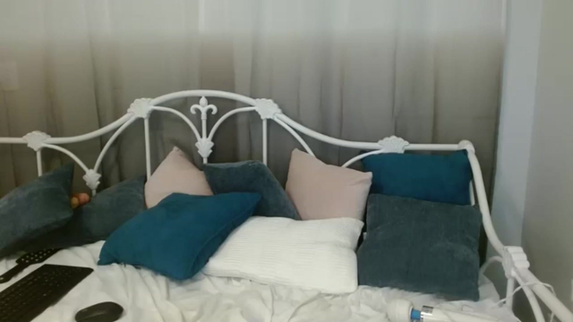 Gallery image thumbnail from DallasOhMy's myfreecams stream on, 05/06/2023, 03:18 image 8 of 20