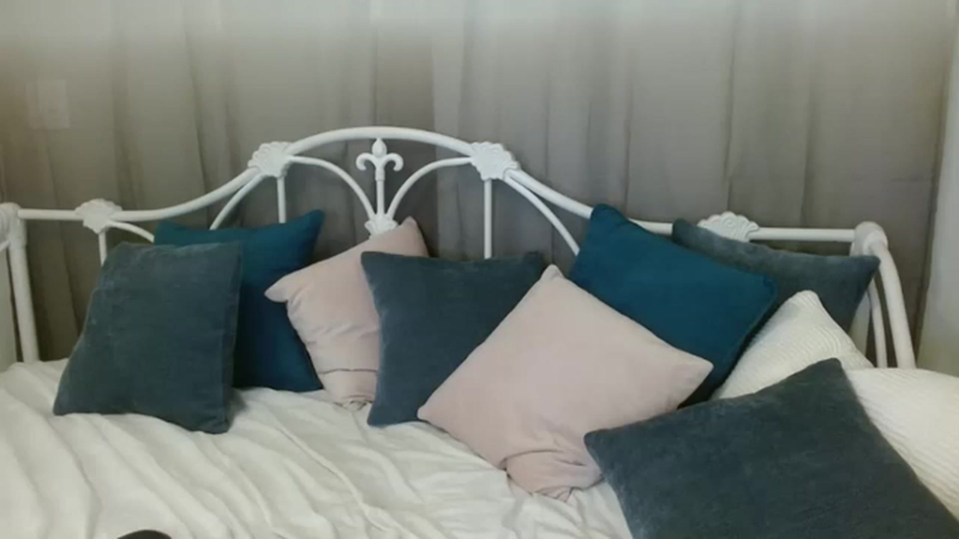 Gallery image thumbnail from DallasOhMy's myfreecams stream on, 05/11/2023, 03:59 image 16 of 20