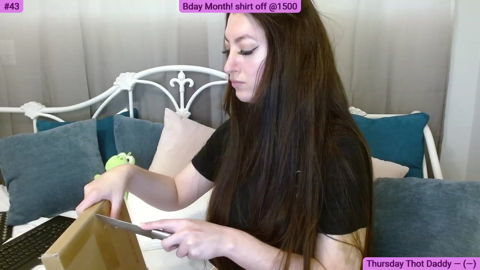 Gallery image thumbnail from DallasOhMy's myfreecams stream on, 05/26/2023, 24:02 image 5 of 20
