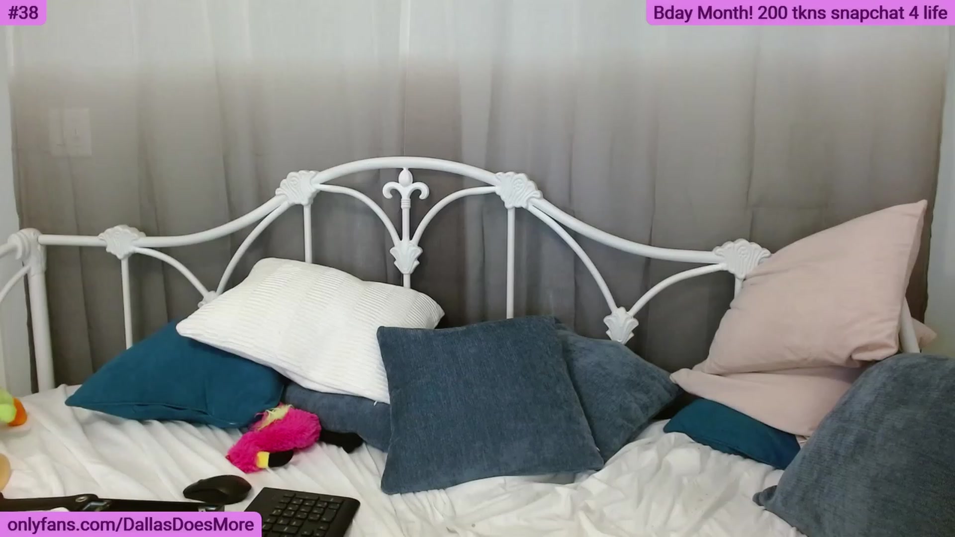 Gallery image thumbnail from DallasOhMy's myfreecams stream on, 05/30/2023, 19:13 image 12 of 20