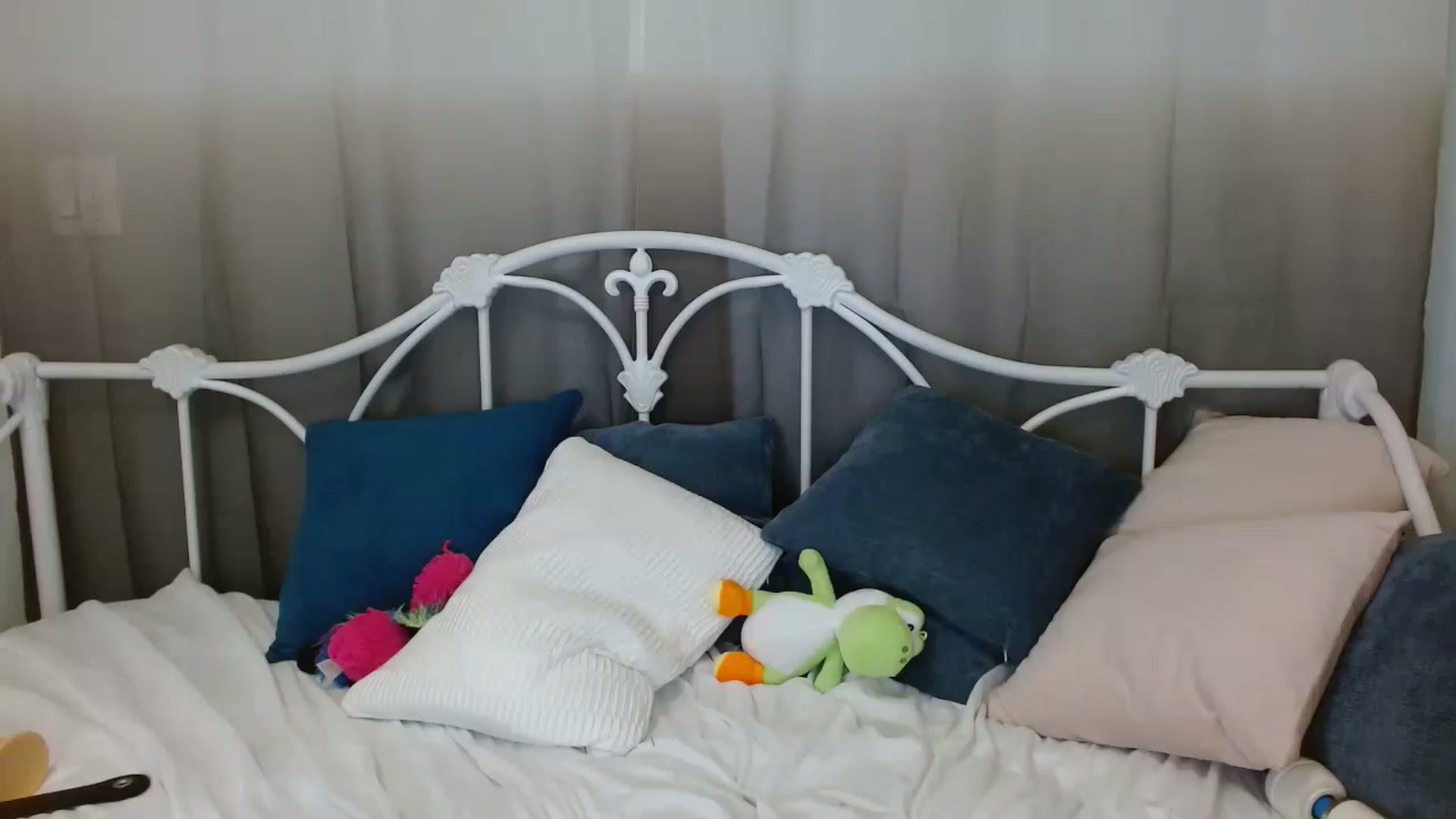 Gallery image thumbnail from DallasOhMy's myfreecams stream on, 06/02/2023, 01:31 image 13 of 20