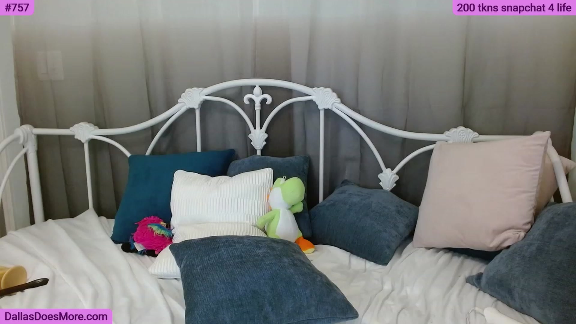 Gallery image thumbnail from DallasOhMy's myfreecams stream on, 06/03/2023, 02:09 image 18 of 20