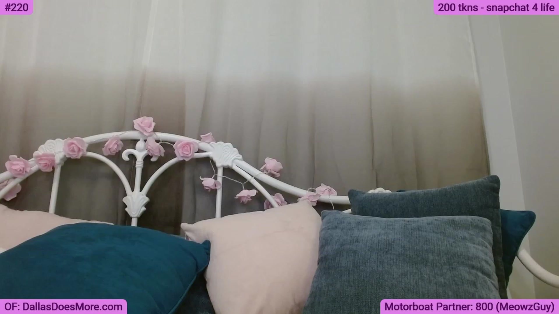 Gallery image thumbnail from DallasOhMy's myfreecams stream on, 06/27/2023, 22:12 image 2 of 20