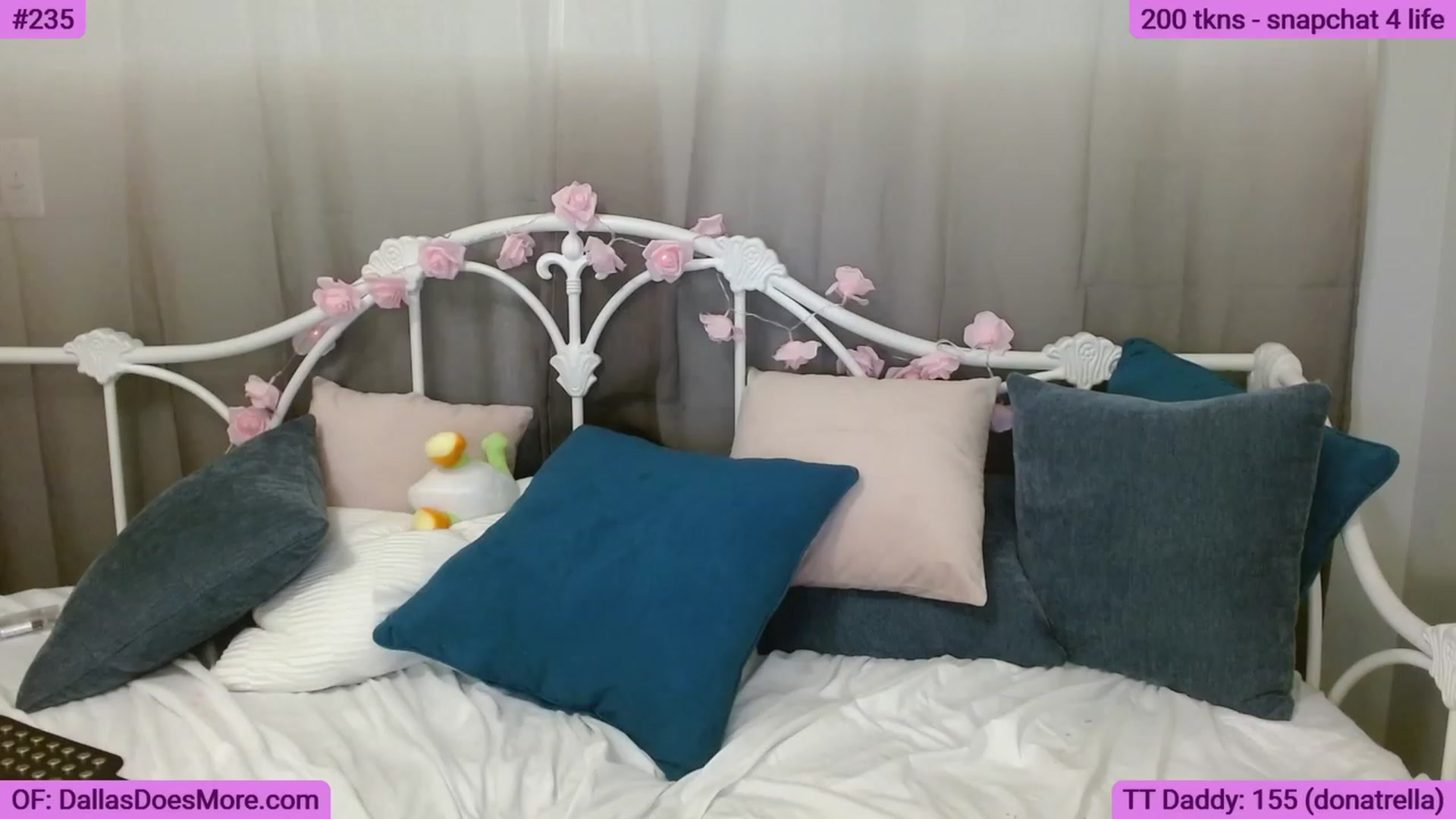 Gallery image thumbnail from DallasOhMy's myfreecams stream on, 06/30/2023, 02:38 image 8 of 20