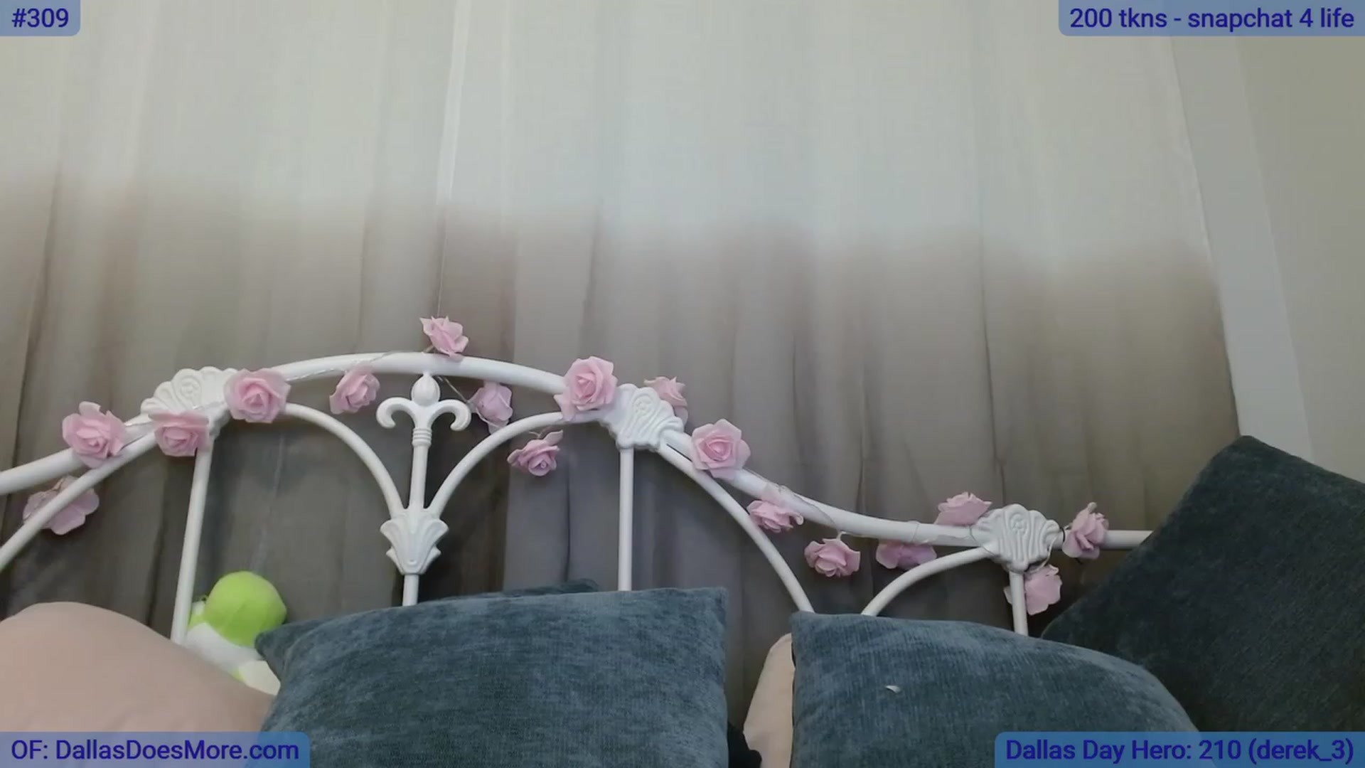 Gallery image thumbnail from DallasOhMy's myfreecams stream on, 07/16/2023, 18:14 image 8 of 20