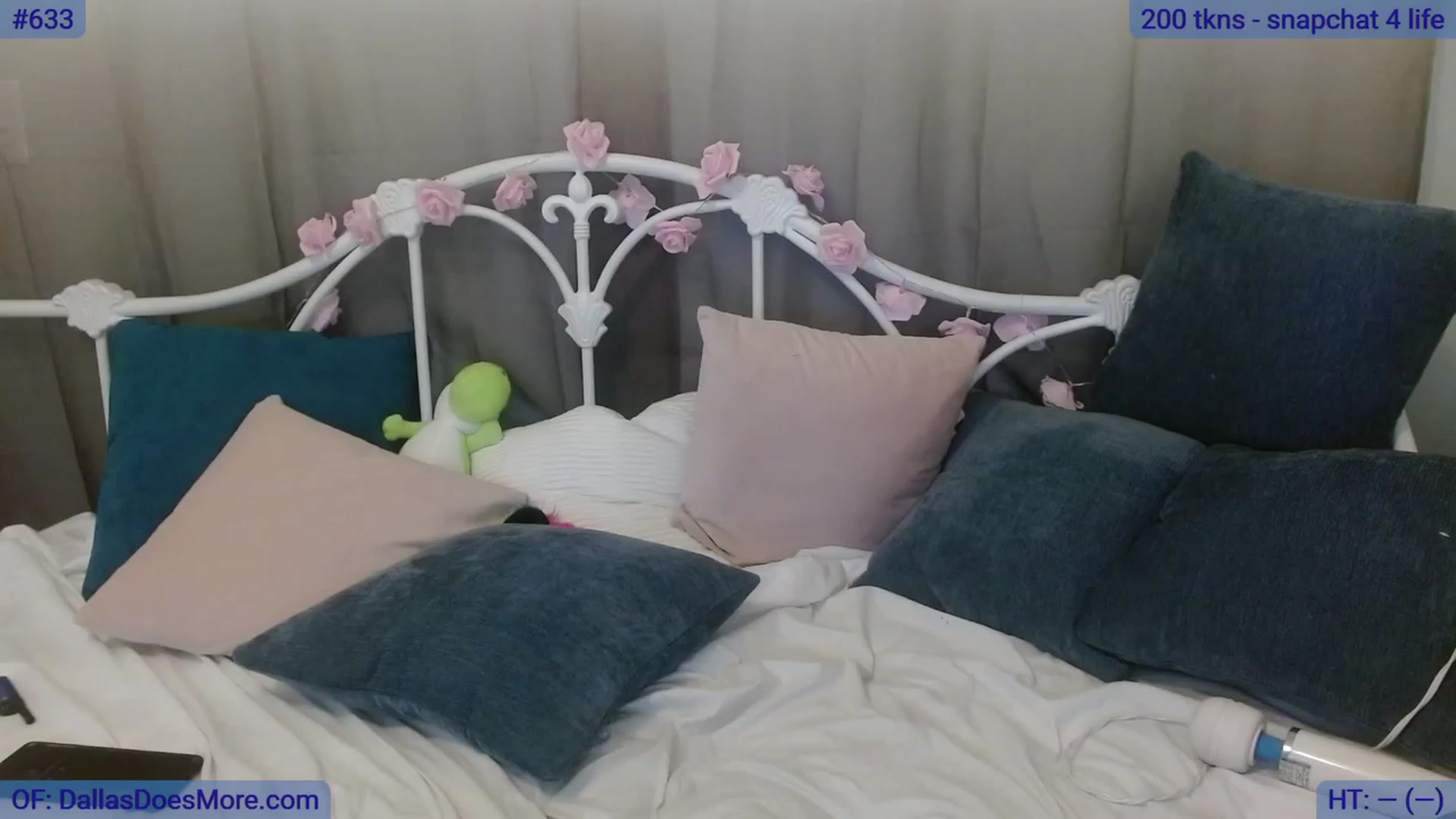 Gallery image thumbnail from DallasOhMy's myfreecams stream on, 08/03/2023, 18:38 image 18 of 20