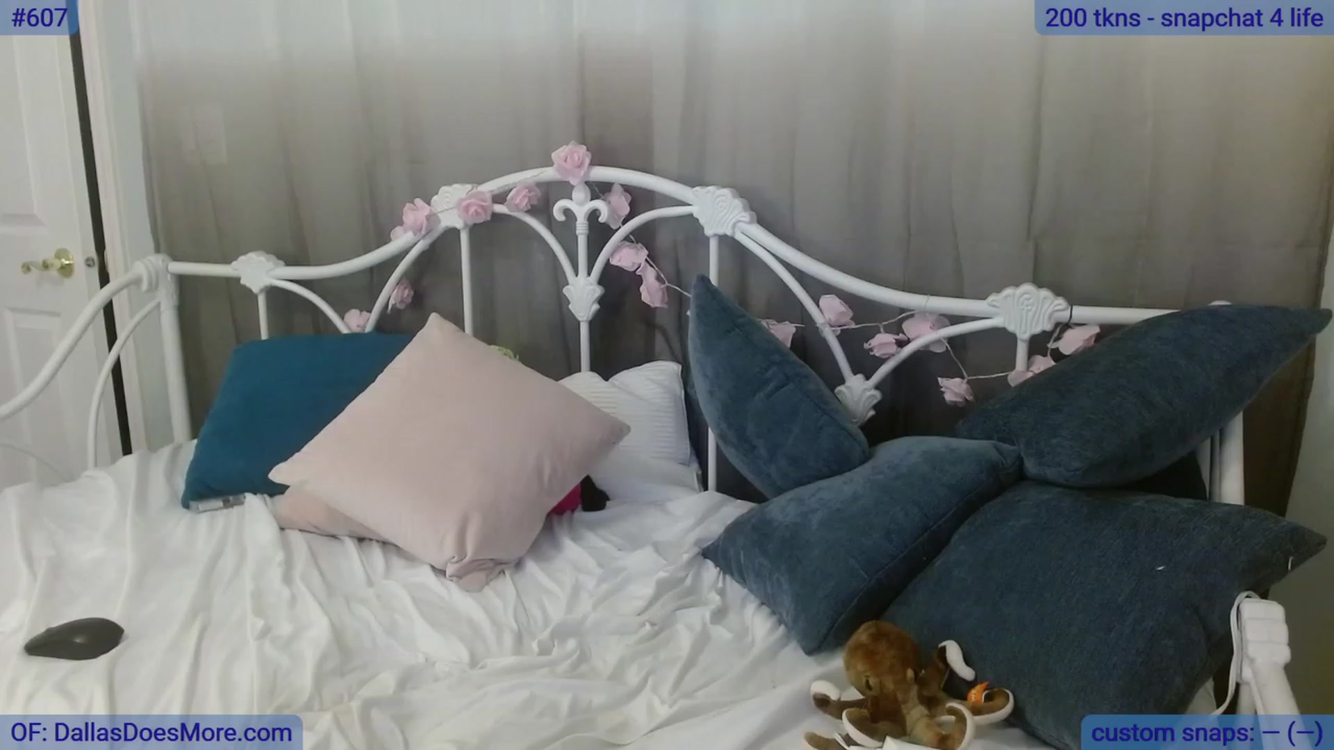 Gallery image thumbnail from DallasOhMy's myfreecams stream on, 08/07/2023, 21:01 image 6 of 20