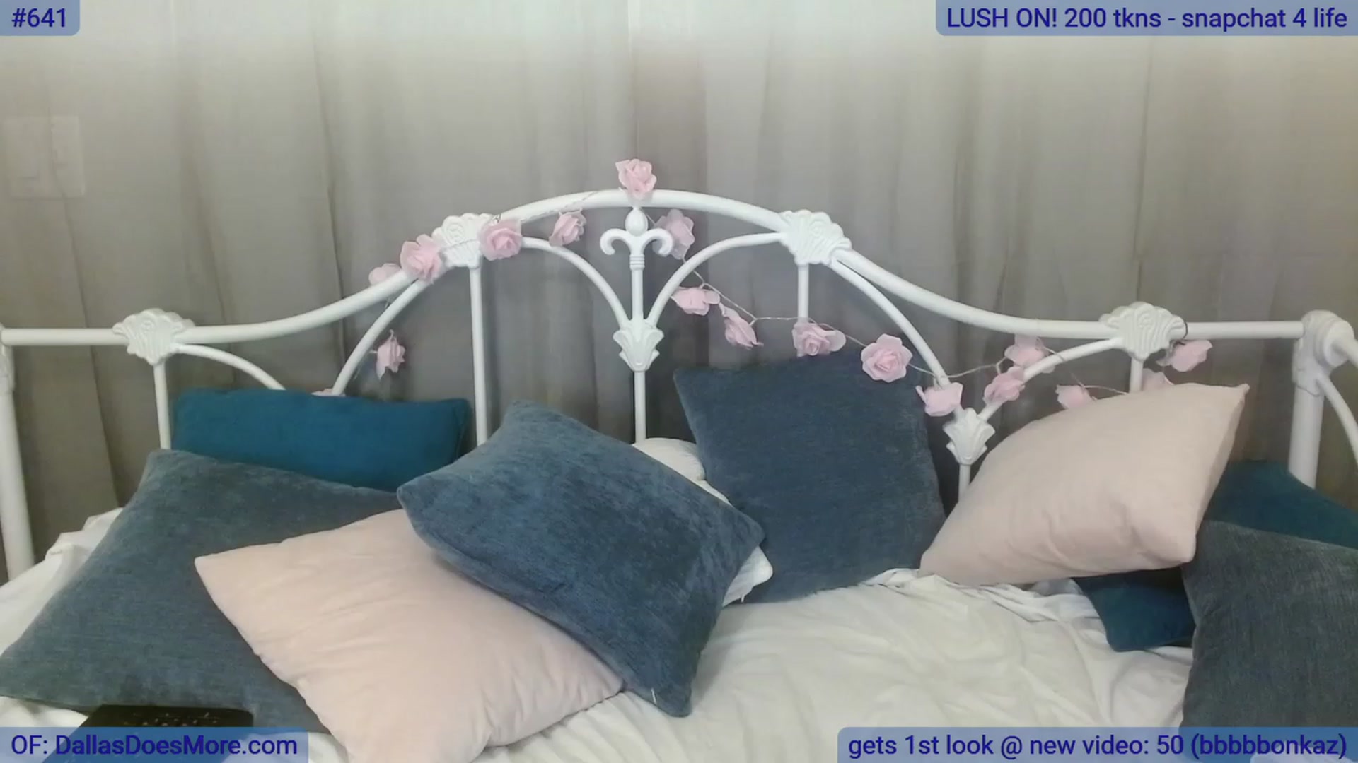 Gallery image thumbnail from DallasOhMy's myfreecams stream on, 08/10/2023, 01:34 image 10 of 20