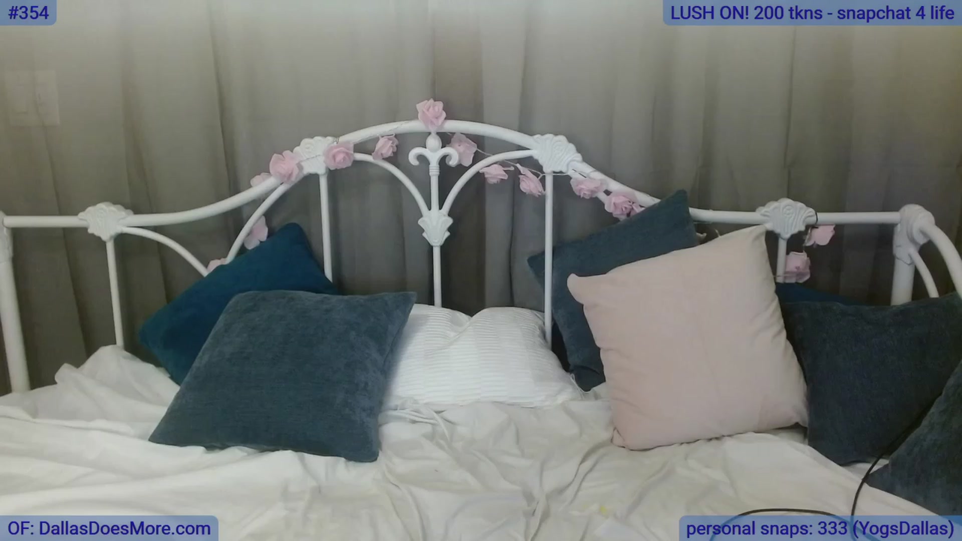 Gallery image thumbnail from DallasOhMy's myfreecams stream on, 08/19/2023, 02:37 image 7 of 20