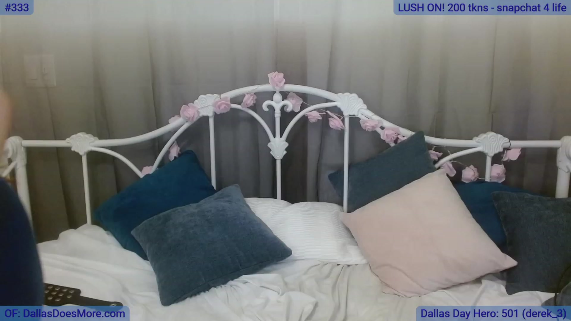 Gallery image thumbnail from DallasOhMy's myfreecams stream on, 08/21/2023, 24:54 image 12 of 20