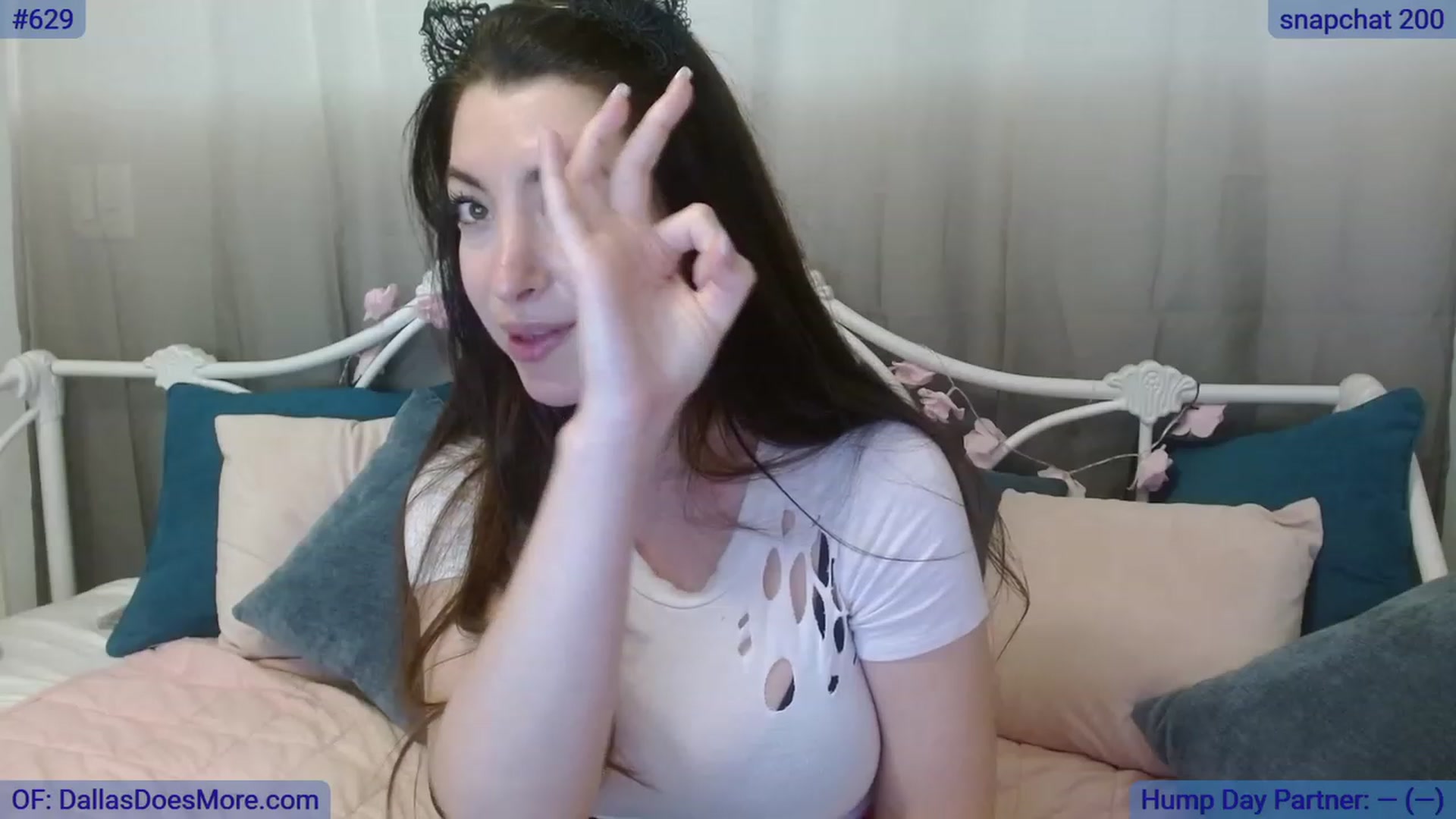 Gallery image thumbnail from DallasOhMy's myfreecams stream on, 10/11/2023, 23:31 image 11 of 20