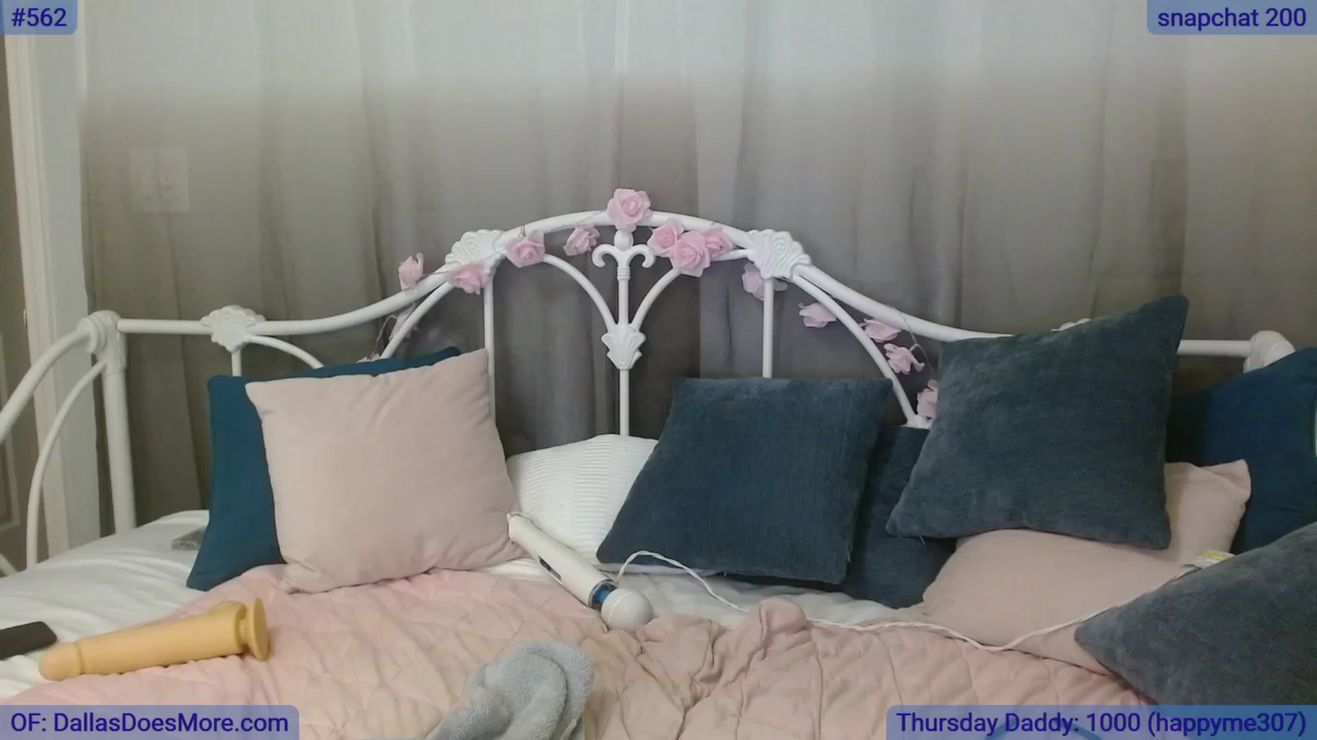 Gallery image thumbnail from DallasOhMy's myfreecams stream on, 10/13/2023, 03:38 image 9 of 20